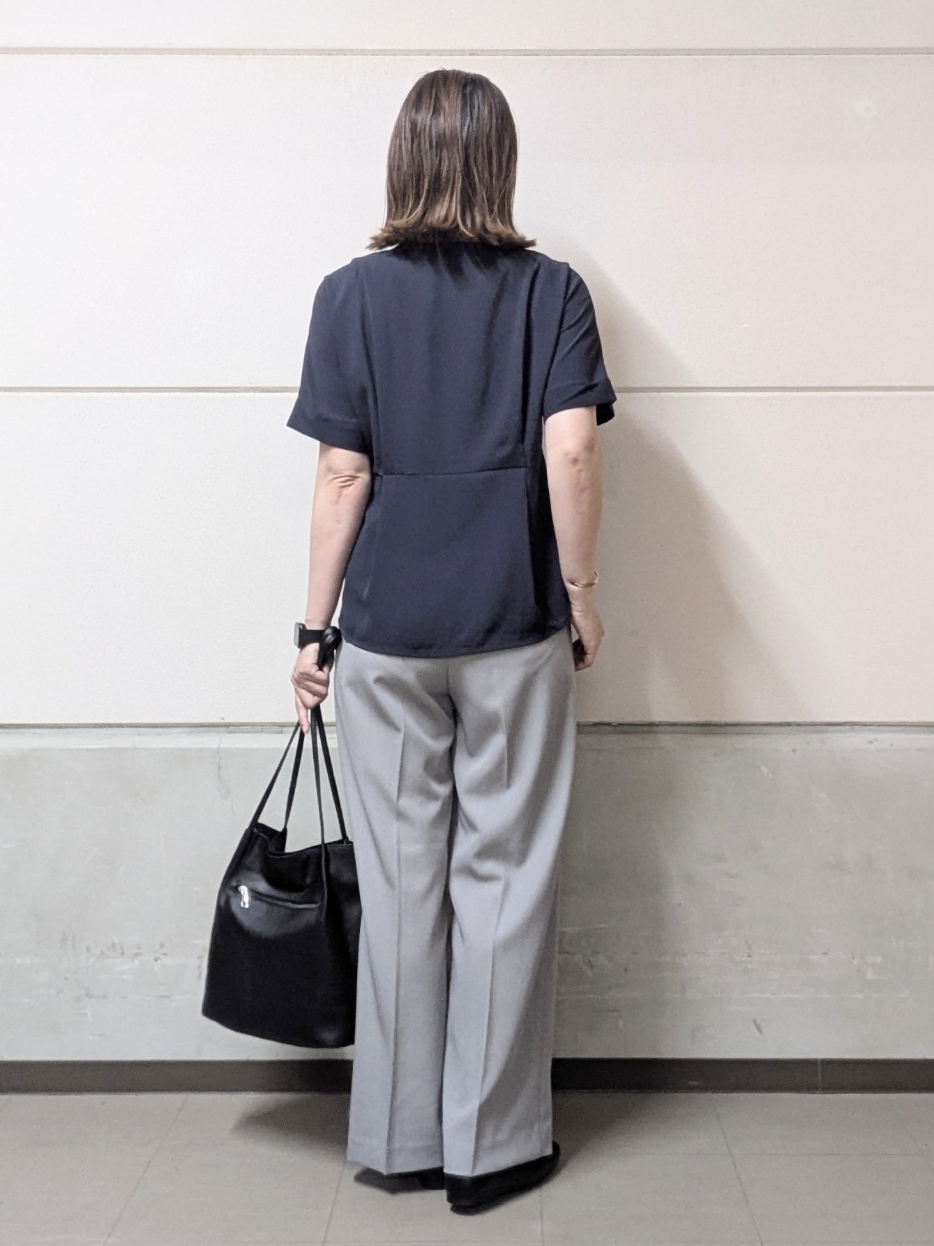 miyuさんの「SHOO･LA･RUE｜【UV/通勤】洗濯後しわになりにくい インしない ウエストタックペプラムブラウス」を使ったコーディネート