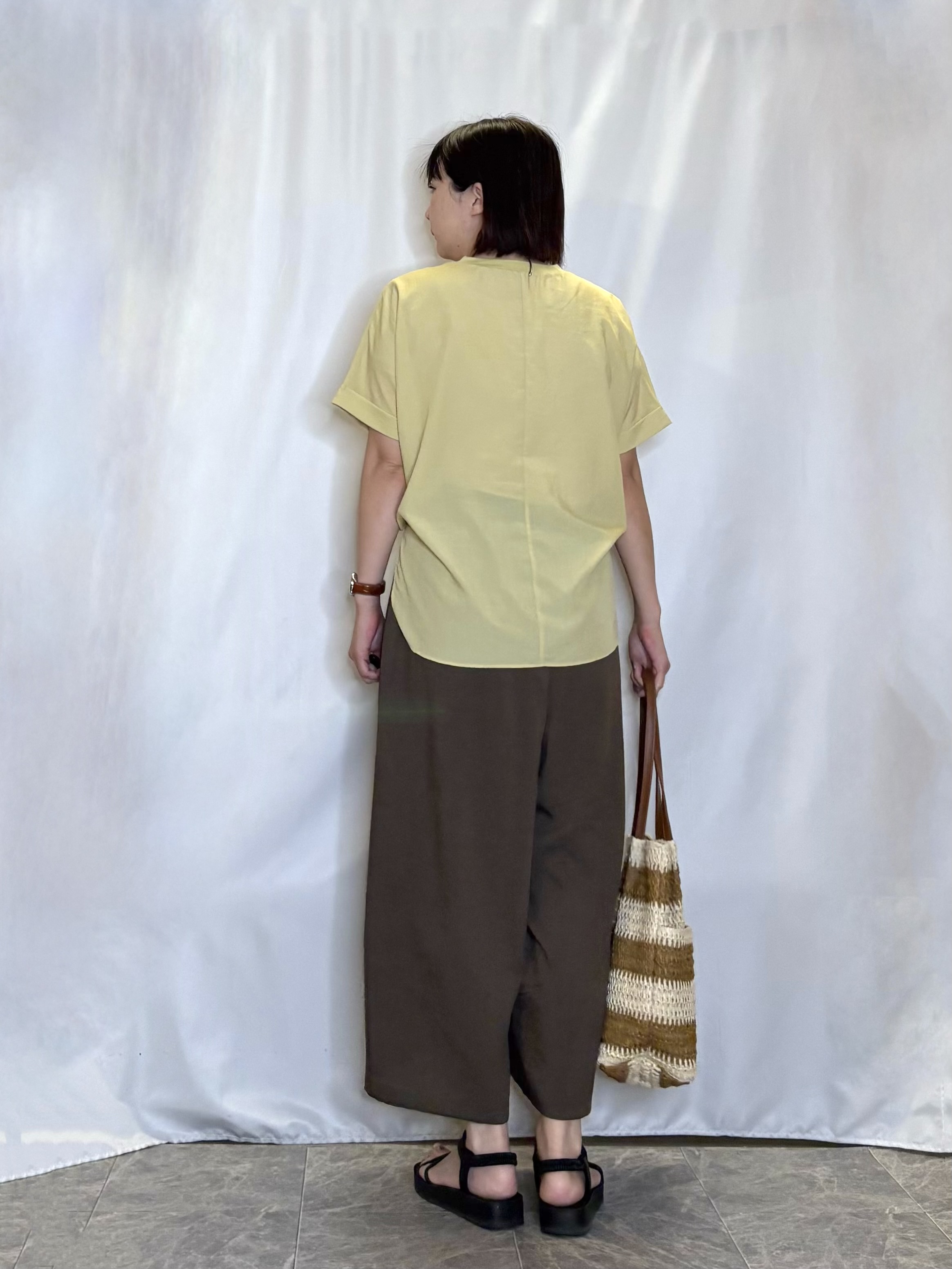 ネリさんの「SHOO･LA･RUE｜【着丈選べる/体型カバー】洗濯後しわになりにくい さらっと快適ドルマントップス」を使ったコーディネート