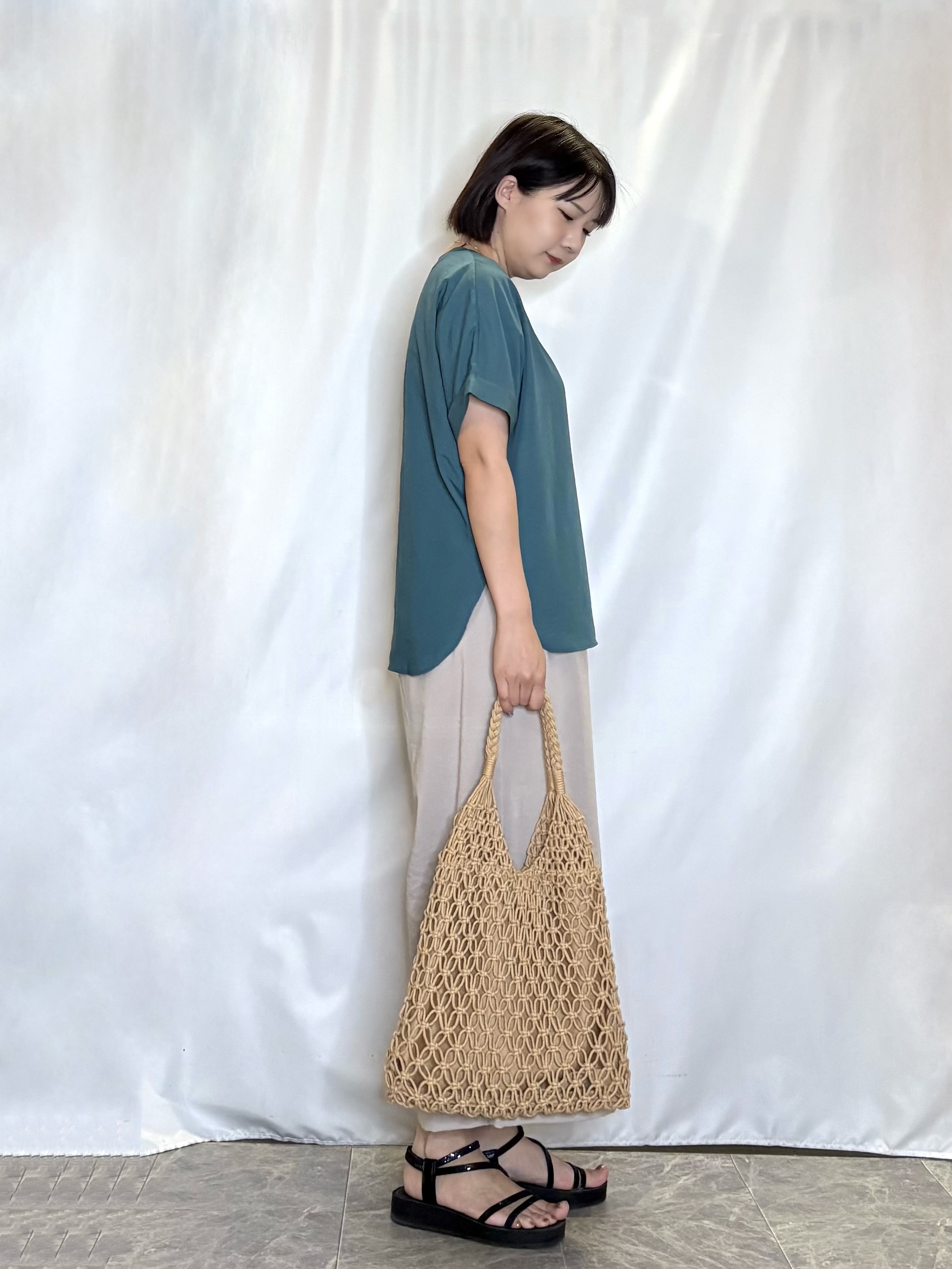 ネリさんの「SHOO･LA･RUE｜【着丈選べる/体型カバー】洗濯後しわになりにくい さらっと快適ドルマントップス」を使ったコーディネート
