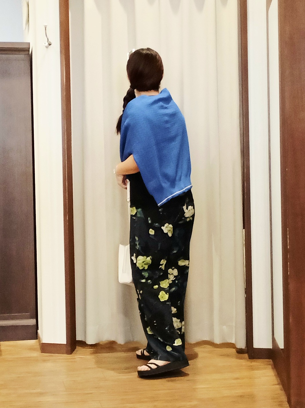 みーあさんの「SHOO･LA･RUE｜【S-LL/洗濯機可】さらっとタッチ ほんのりシアーカーディガン」を使ったコーディネート