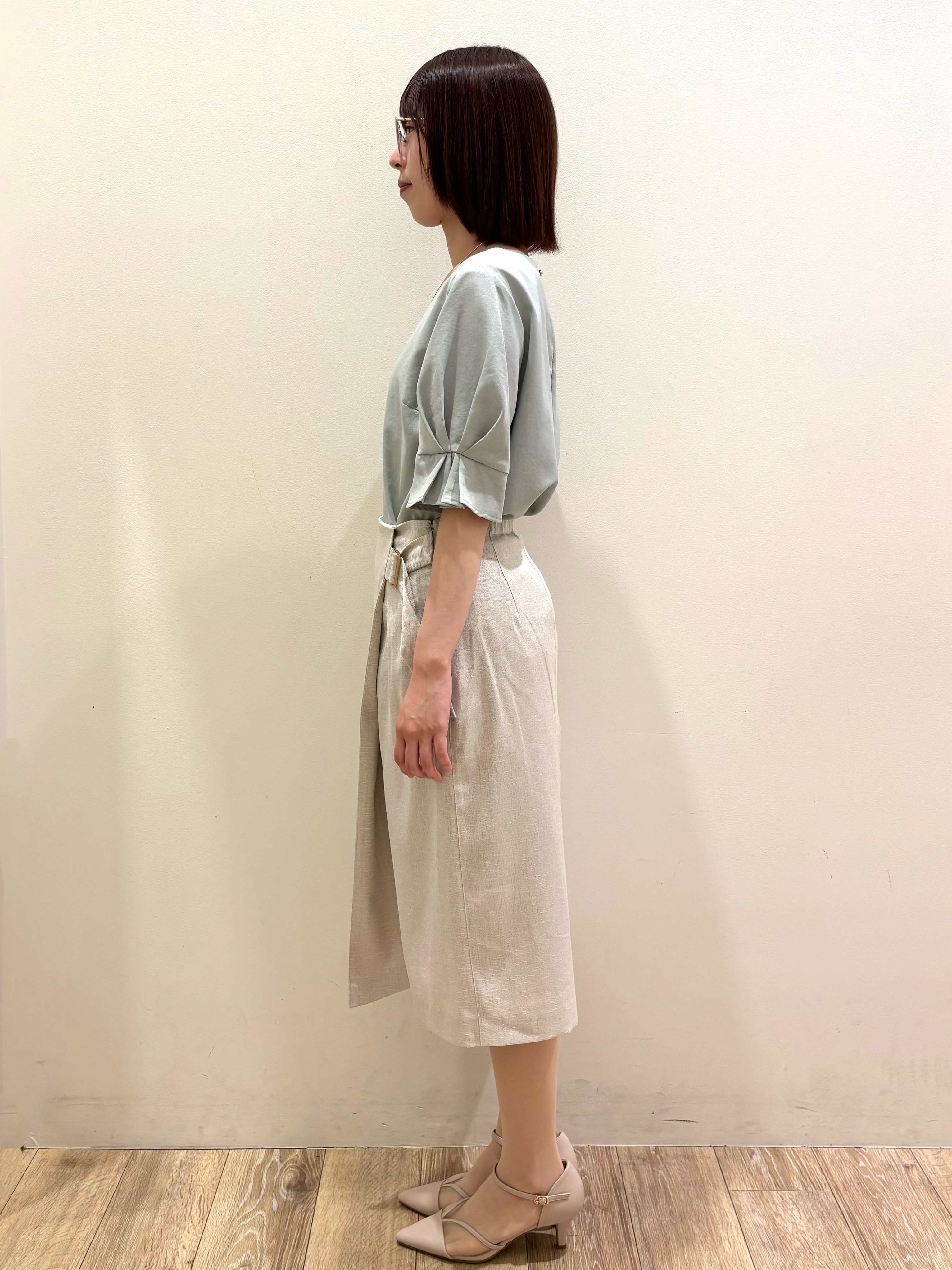 honamiさんの「index｜【接触冷感／吸水速乾】タックパフスリーブブラウス《防シワ／洗濯機OK／XS～3L／8col》」を使ったコーディネート