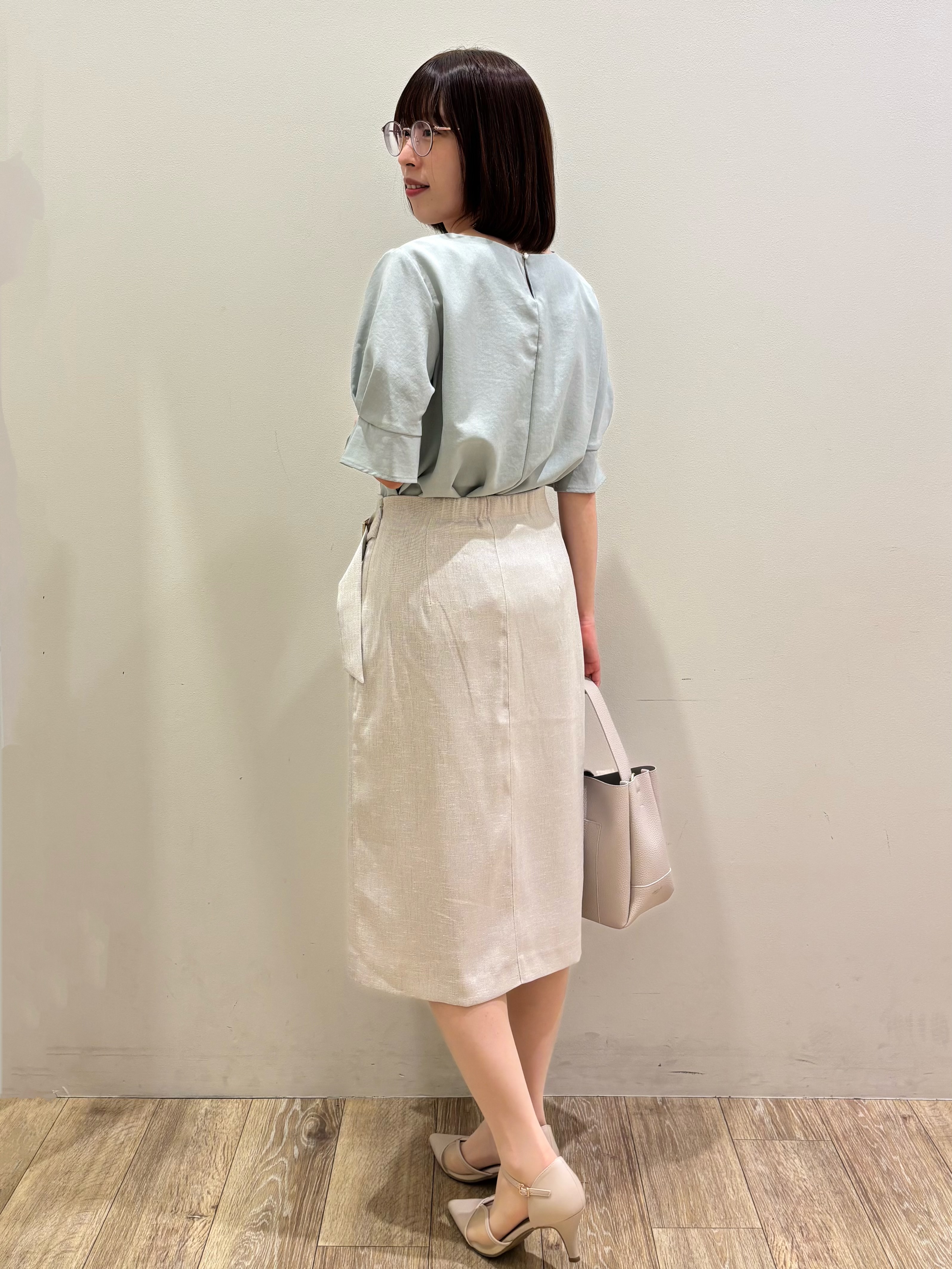 honamiさんの「index｜【接触冷感／吸水速乾】タックパフスリーブブラウス《防シワ／洗濯機OK／XS～3L／8col》」を使ったコーディネート