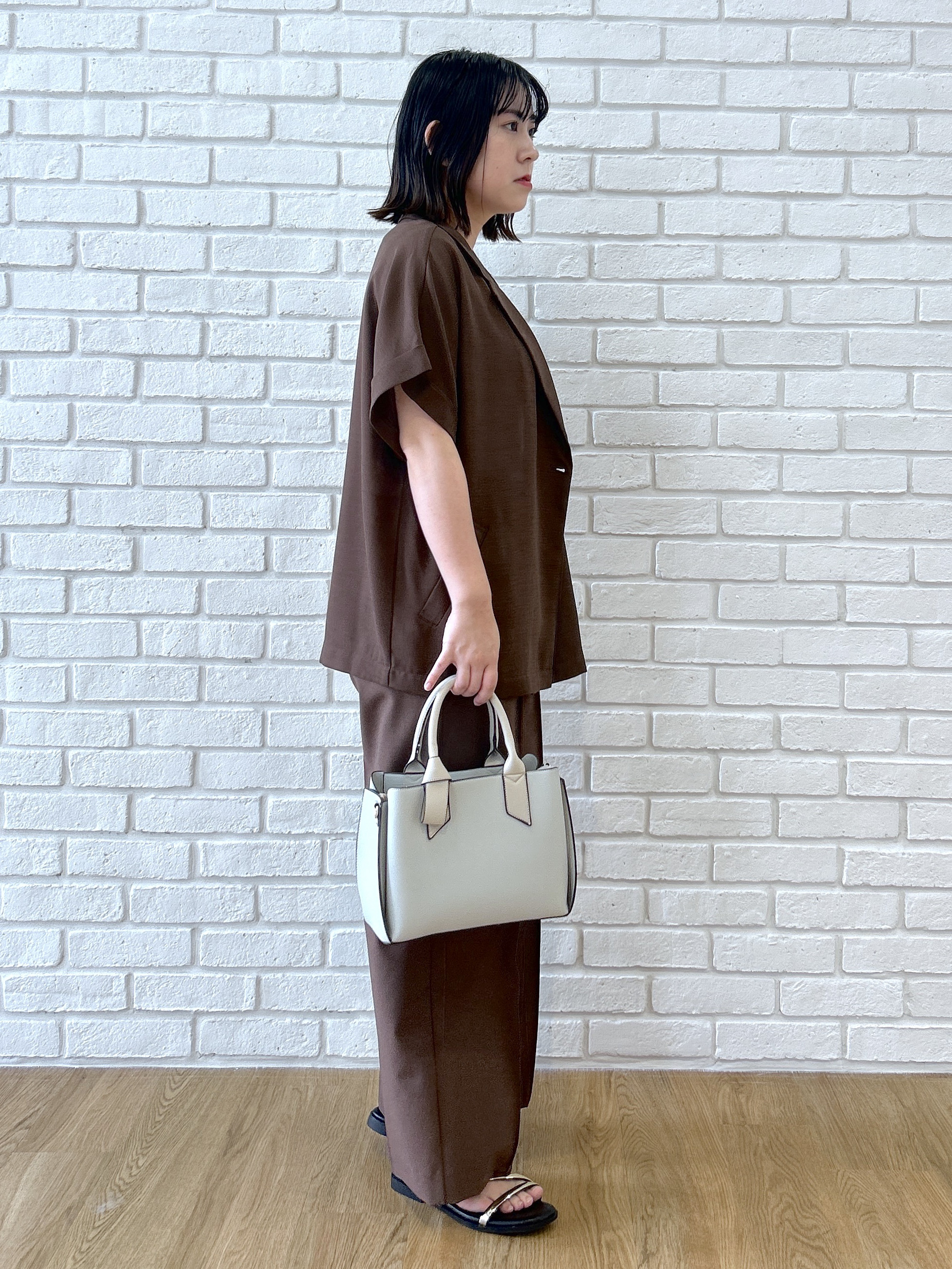 Hirokaさんの「grove｜【洗濯機OK・遮熱・SETUP可】シワになりにくい、ベルト付ワイドパンツ」を使ったコーディネート
