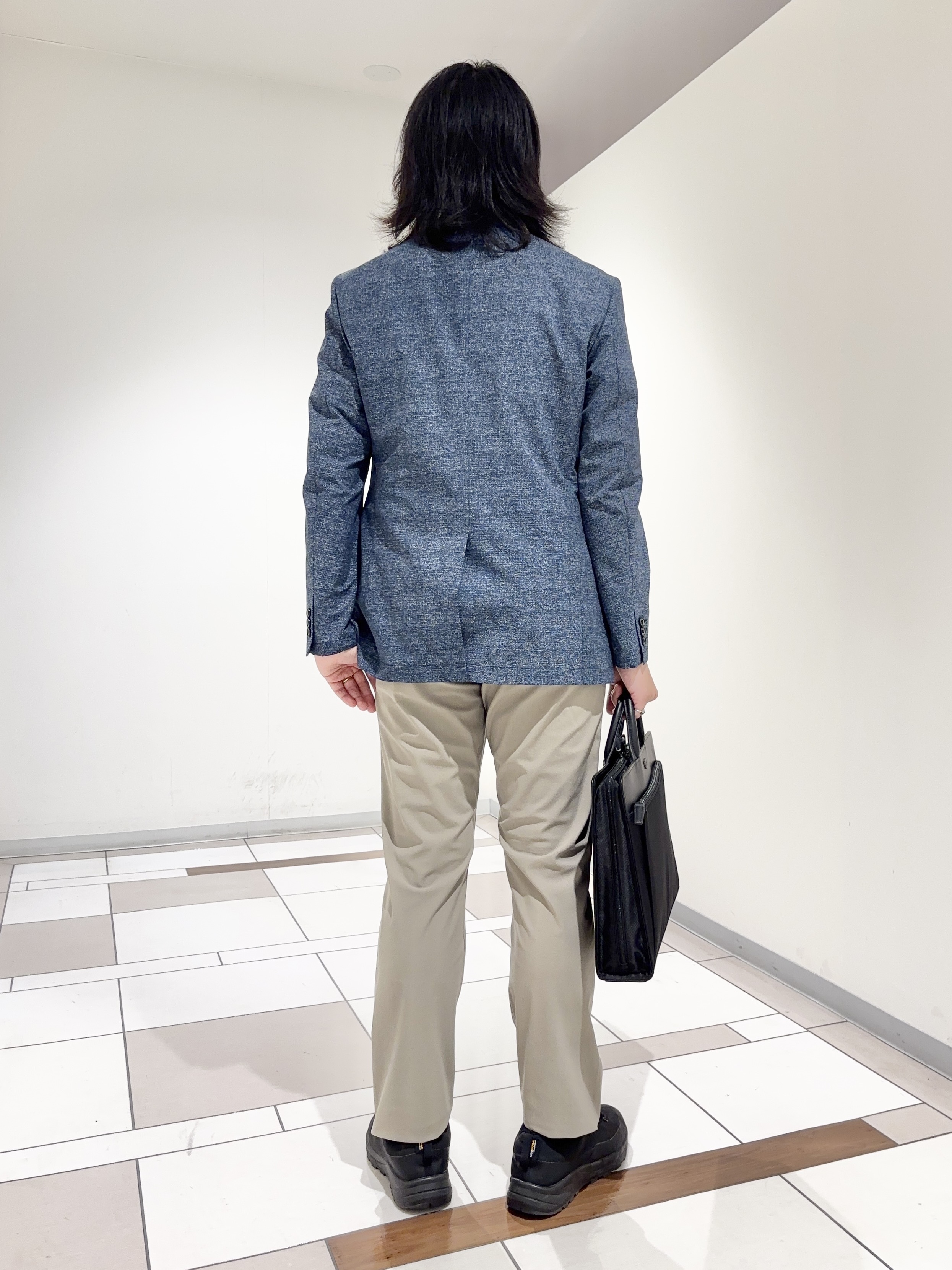 及川さんの「TAKEO KIKUCHI｜【抗菌防臭】COOL DOTS（R）ドビープリント ジャケット」を使ったコーディネート