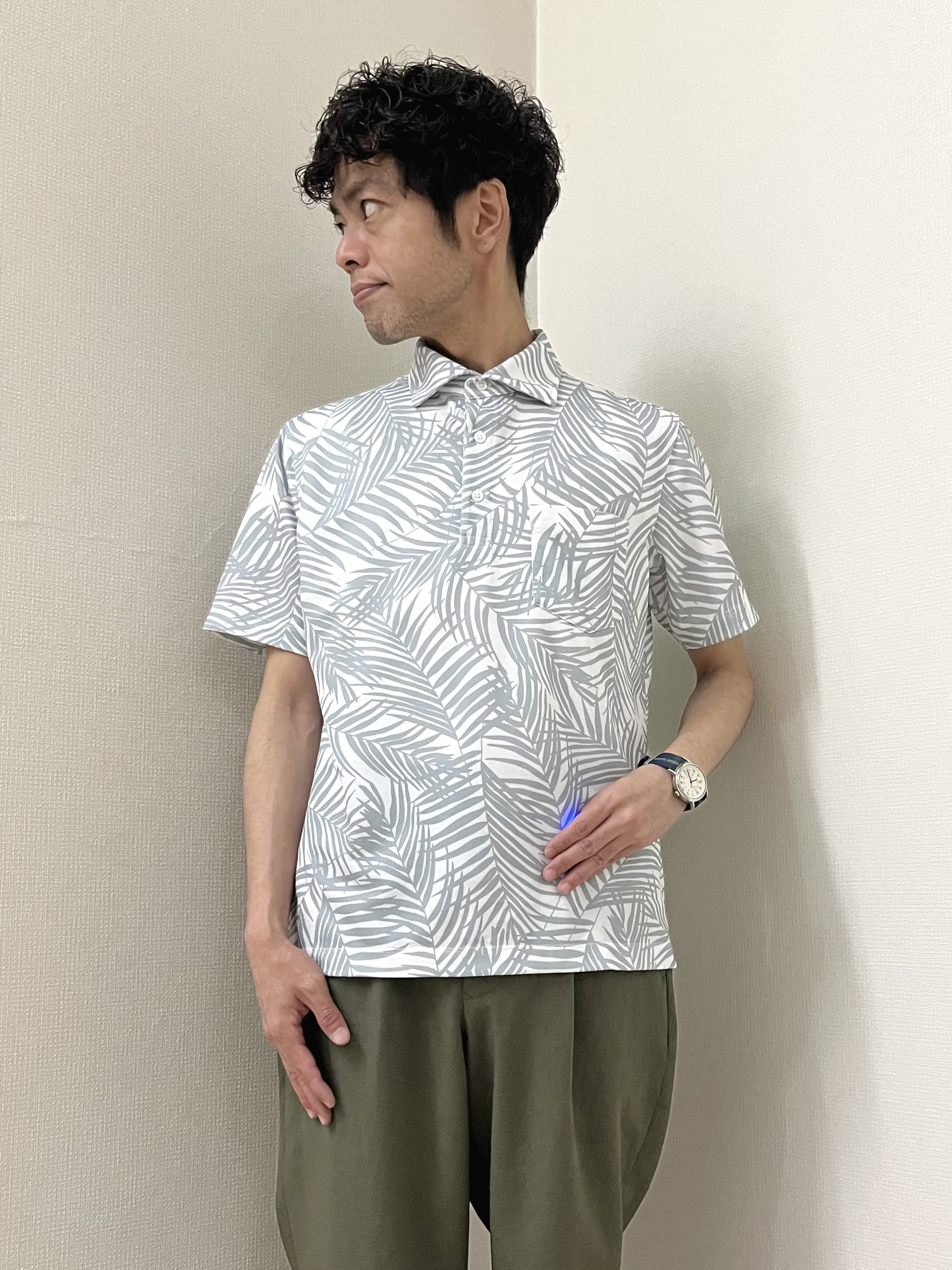 URAさんの「TAKEO KIKUCHI｜リーフ柄ポロシャツ」を使ったコーディネート