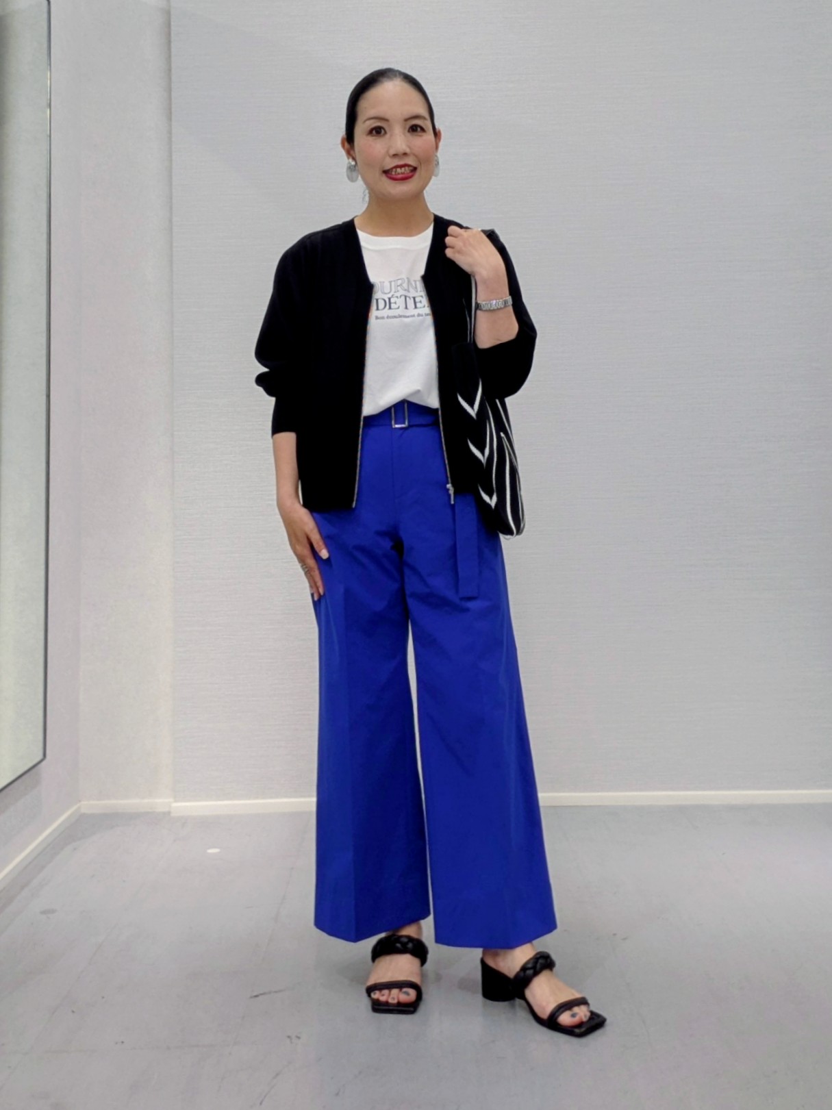 makkyさんの「UNTITLED｜【アンサンブル可/日除け・冷房対策】シアーレーヨンZIPカーディガン」を使ったコーディネート