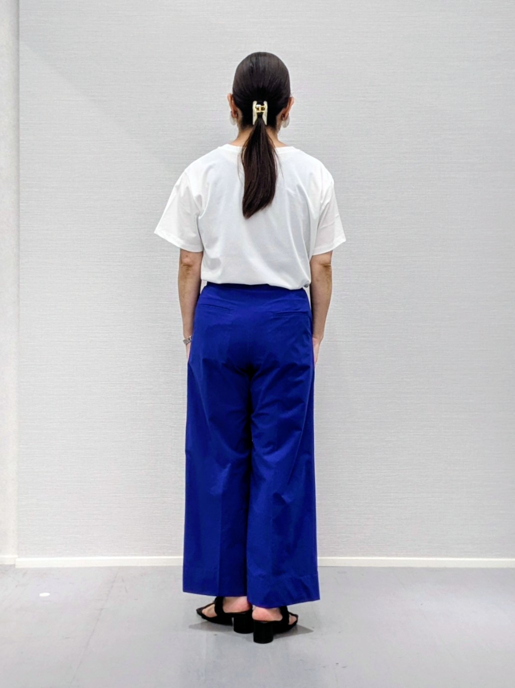 makkyさんの「UNTITLED｜【アンサンブル可/日除け・冷房対策】シアーレーヨンZIPカーディガン」を使ったコーディネート