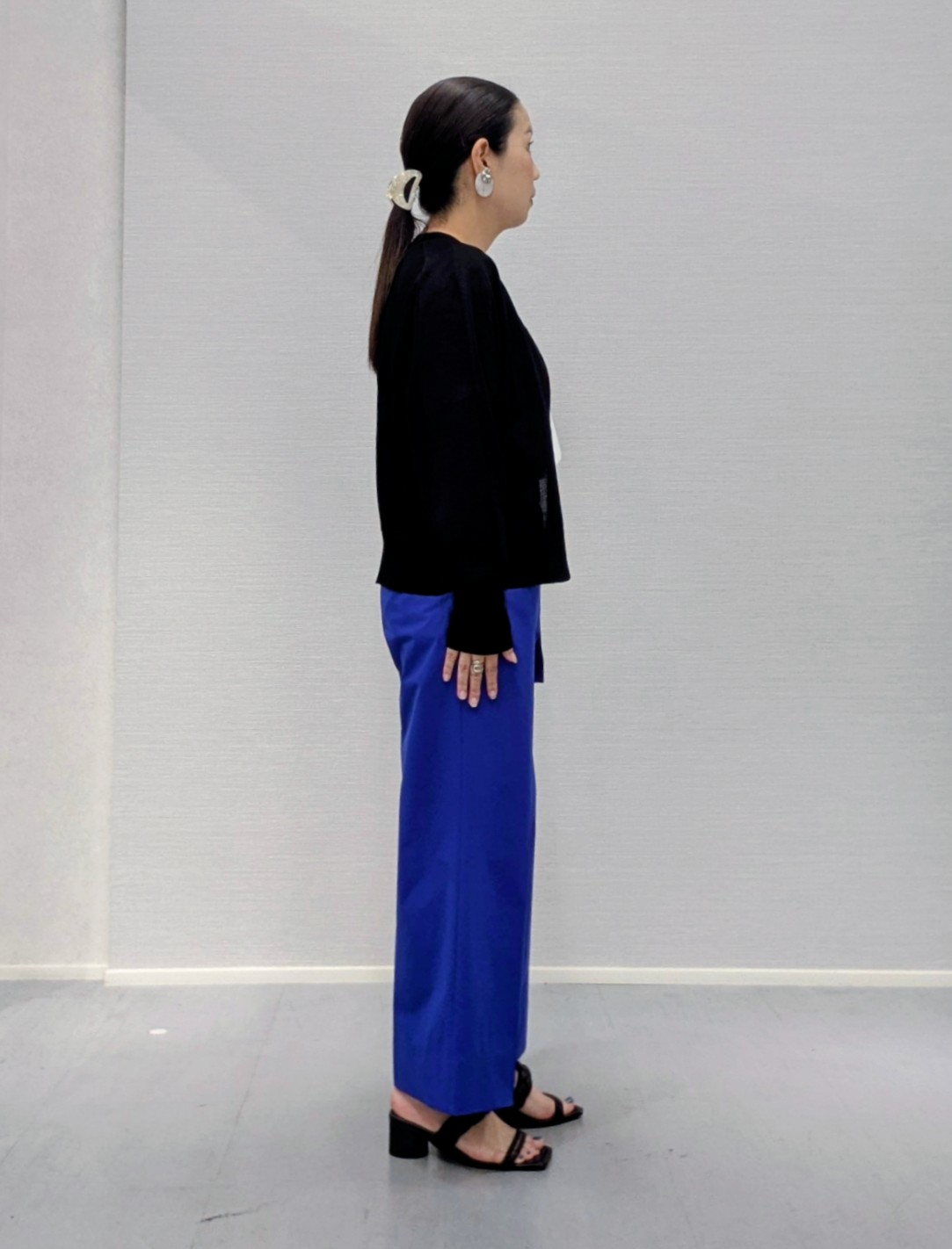 makkyさんの「UNTITLED｜【アンサンブル可/日除け・冷房対策】シアーレーヨンZIPカーディガン」を使ったコーディネート