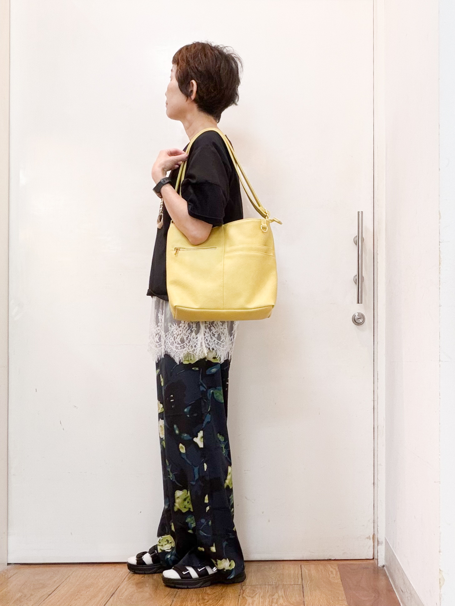 みぃさんの「SHOO･LA･RUE｜【S-LL/洗濯機可/体型カバー】フレアスリーブで二の腕を自然に隠せる 浅VネックTシャツ」を使ったコーディネート