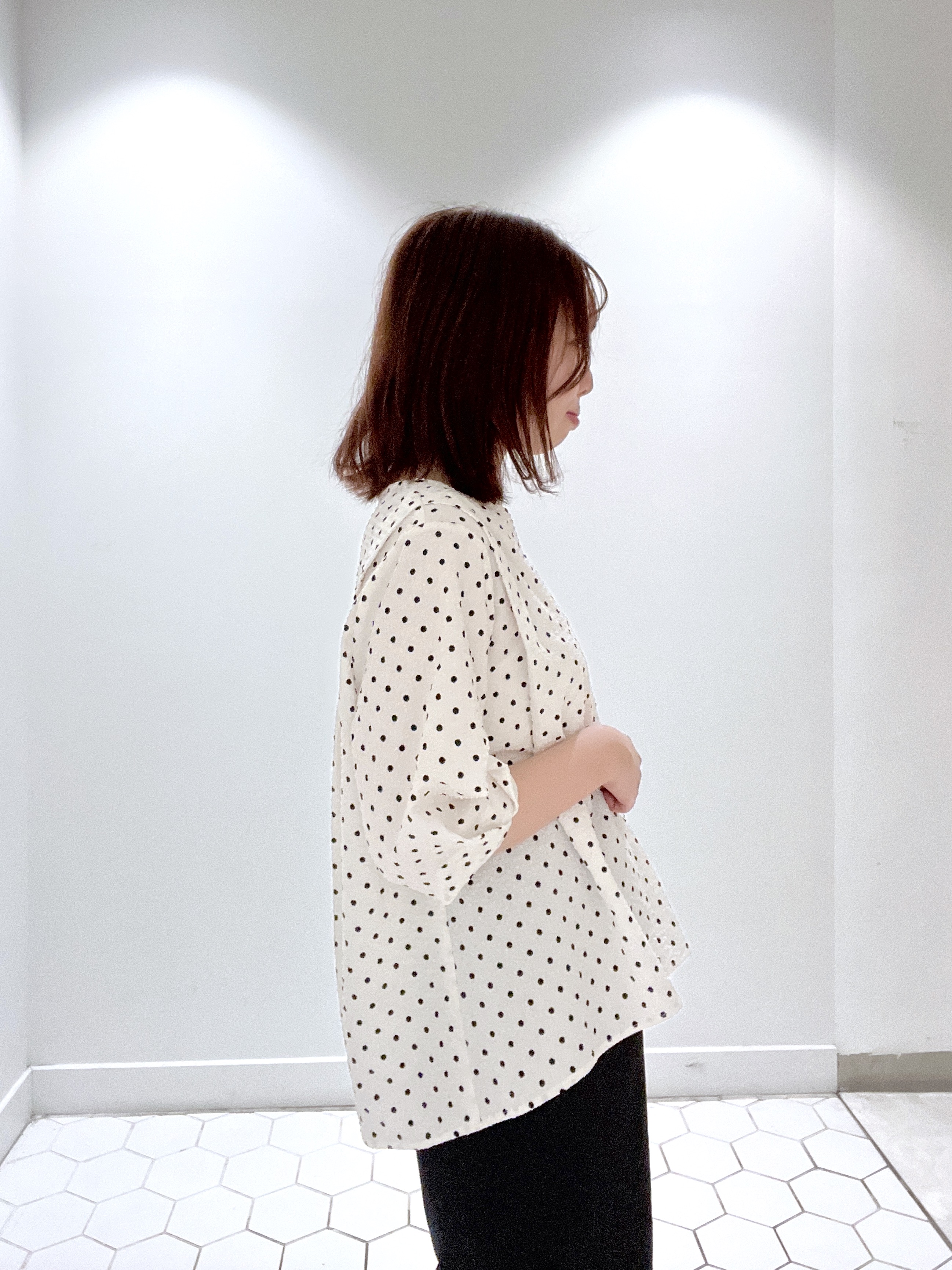 Makinoさんの「Dessin｜【セットアップ可/UVカット】サッカー素材 キーネックブラウス」を使ったコーディネート