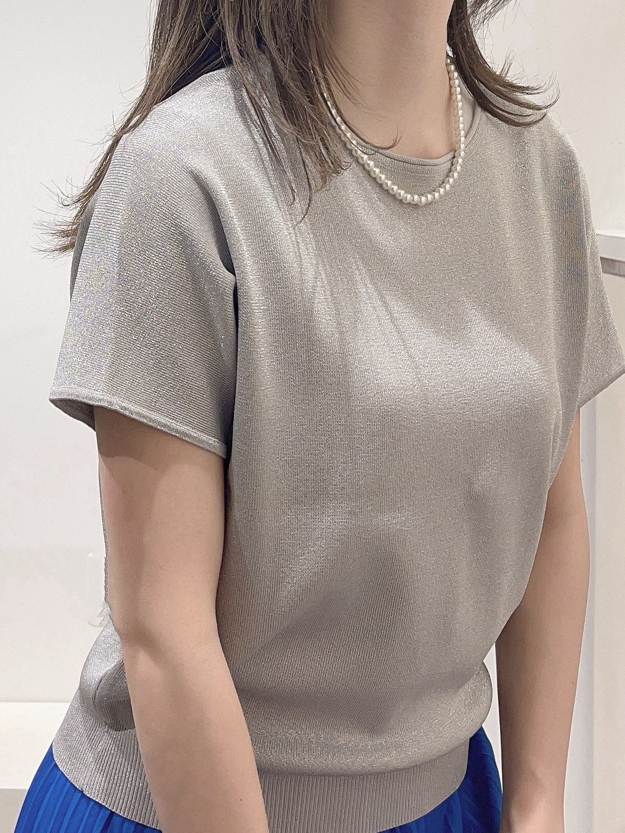 HITOMIさんの「grove｜【シリーズ累計36万枚！名品ニット】やわらかドライタッチ ドルマンニット」を使ったコーディネート