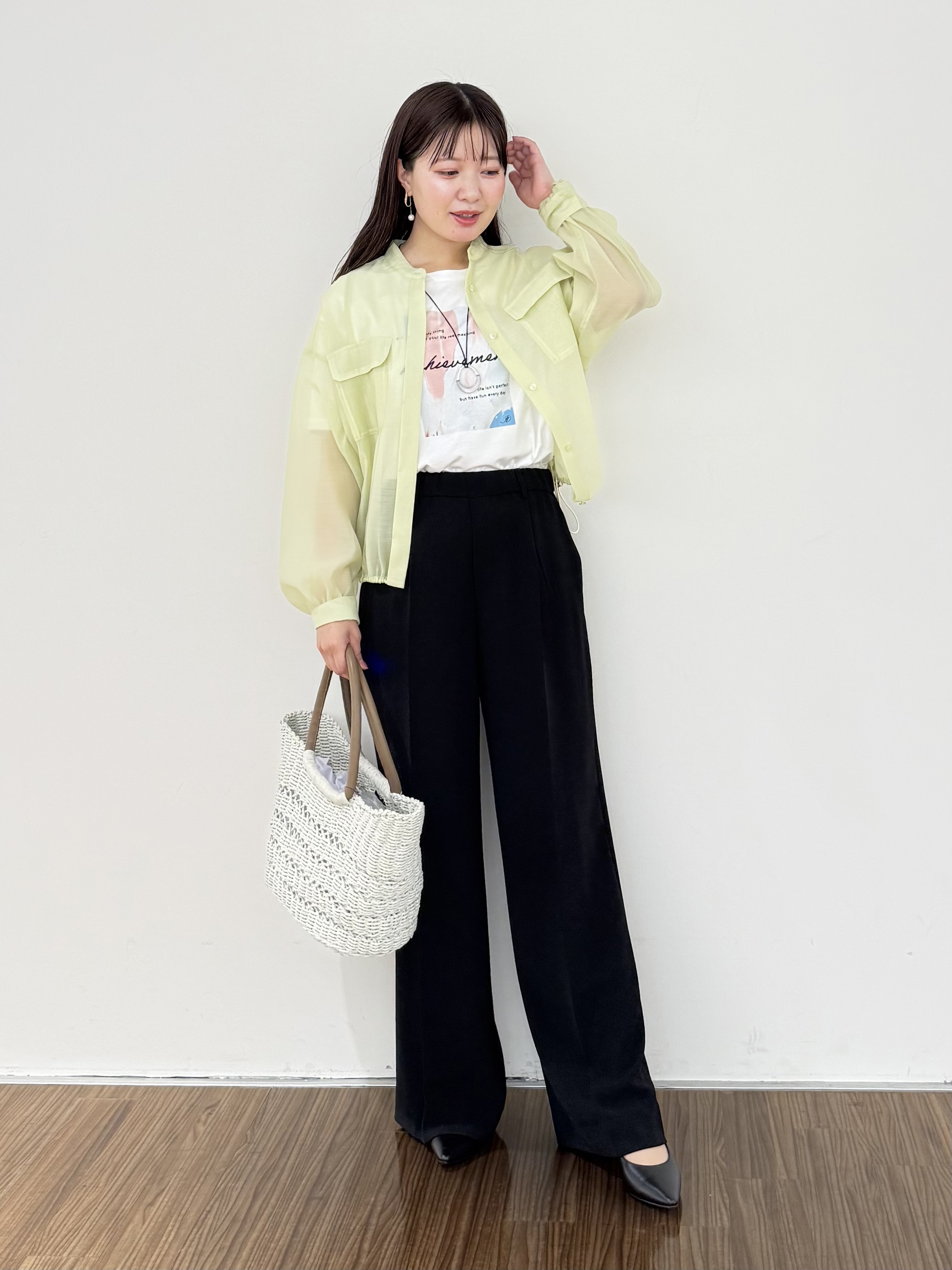 いくみさんの「INDIVI｜【トレンド／2WAY】裾ドロスト付きシアーブラウスブルゾン」を使ったコーディネート