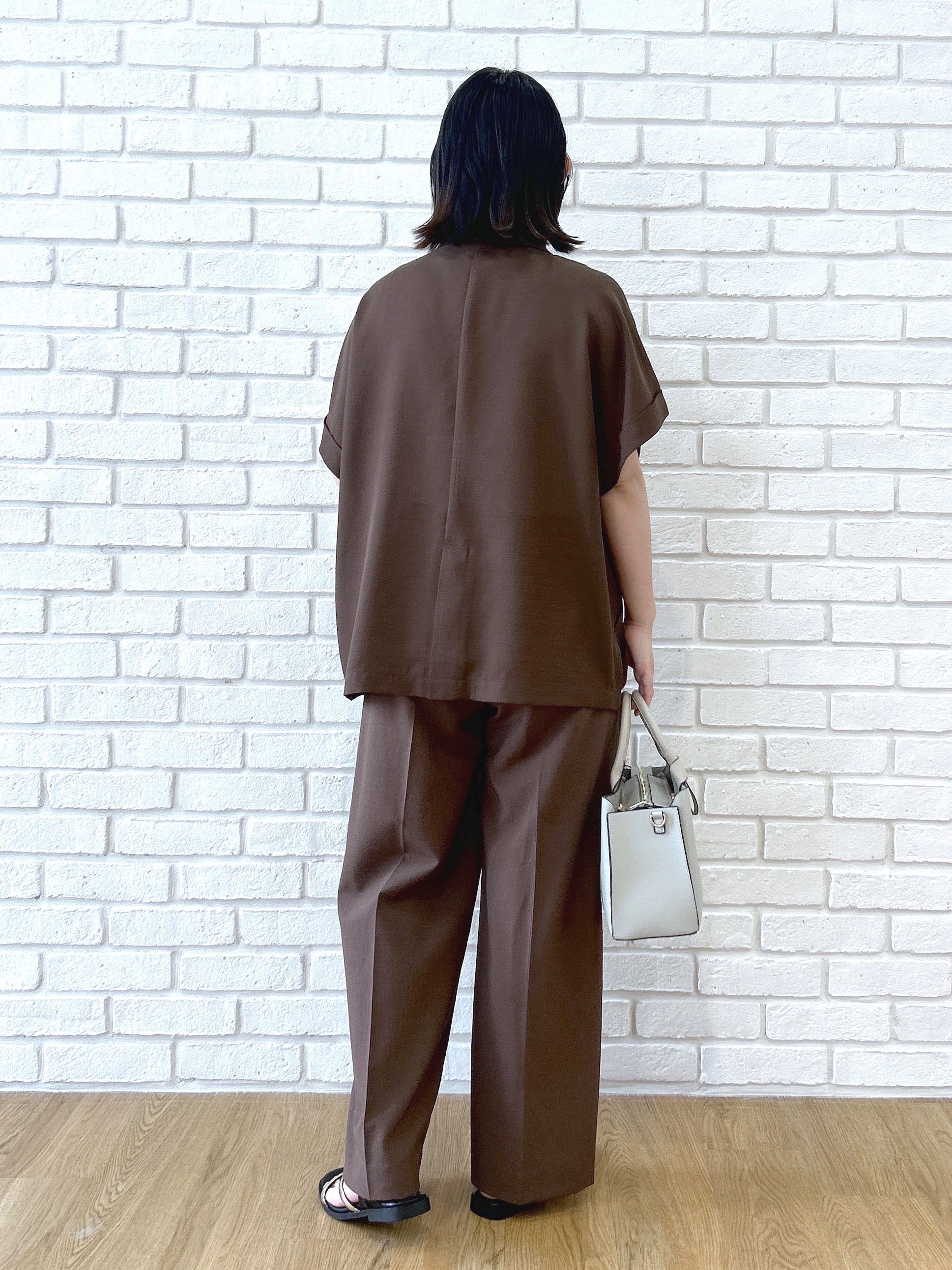 Hirokaさんの「grove｜【洗濯機OK・遮熱・SETUP可】シワになりにくい、ベルト付ワイドパンツ」を使ったコーディネート