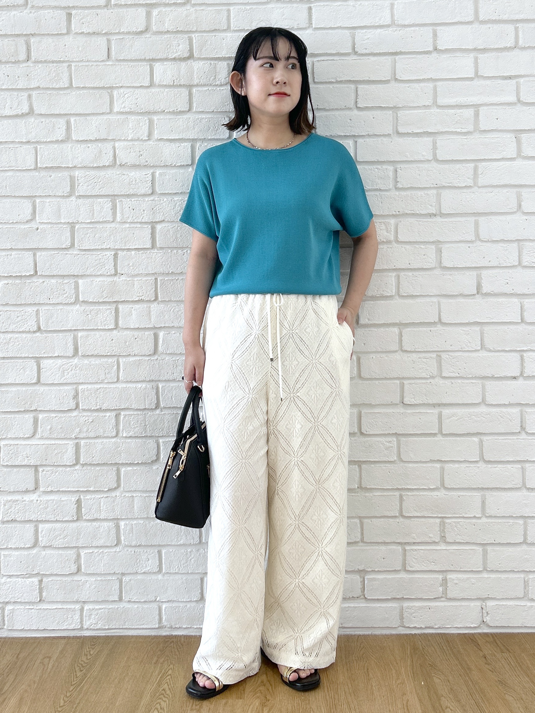 Hirokaさんの「grove｜【シリーズ累計36万枚！名品ニット】やわらかドライタッチ ドルマンニット」を使ったコーディネート