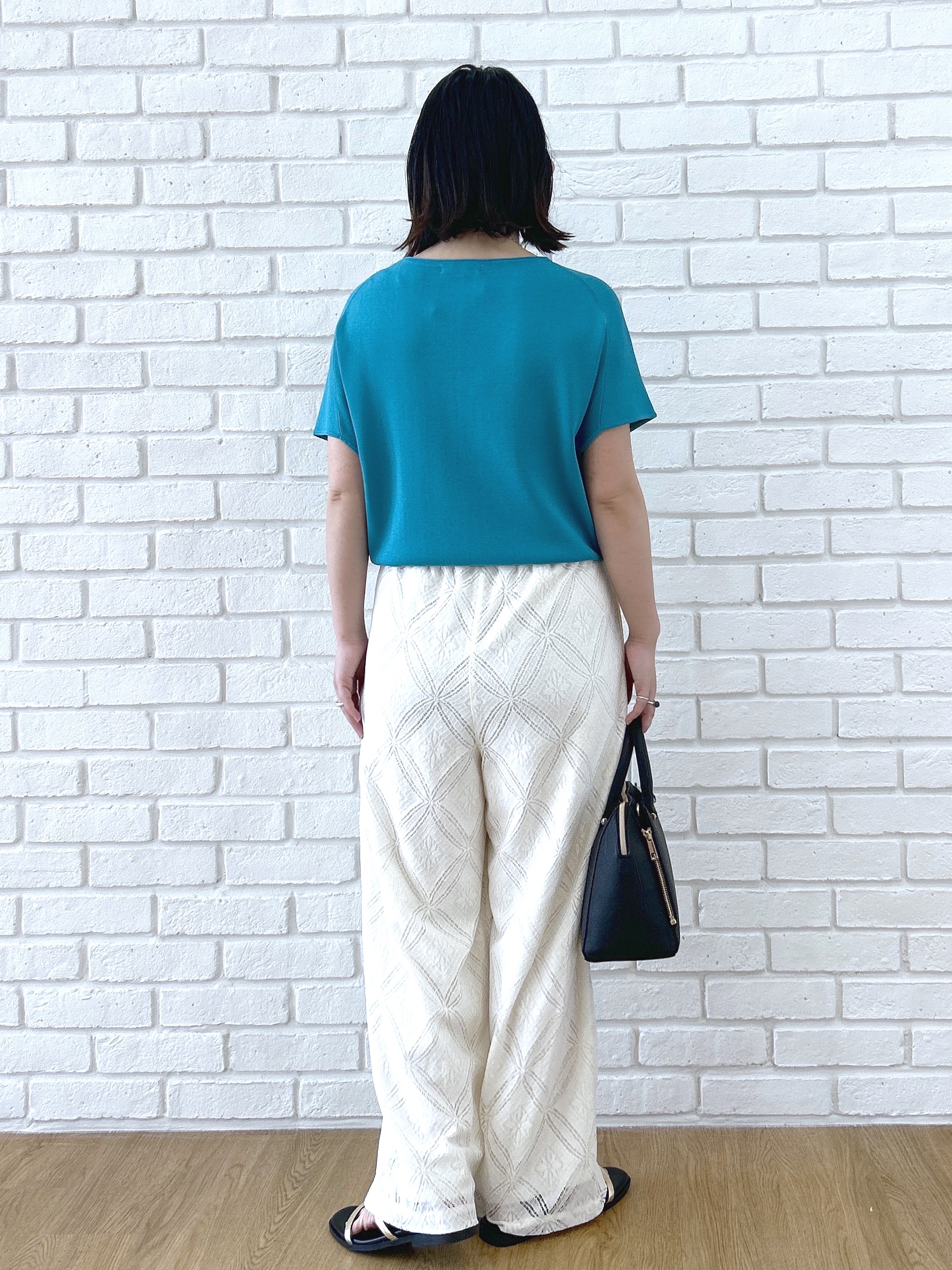 Hirokaさんの「grove｜【シリーズ累計36万枚！名品ニット】やわらかドライタッチ ドルマンニット」を使ったコーディネート