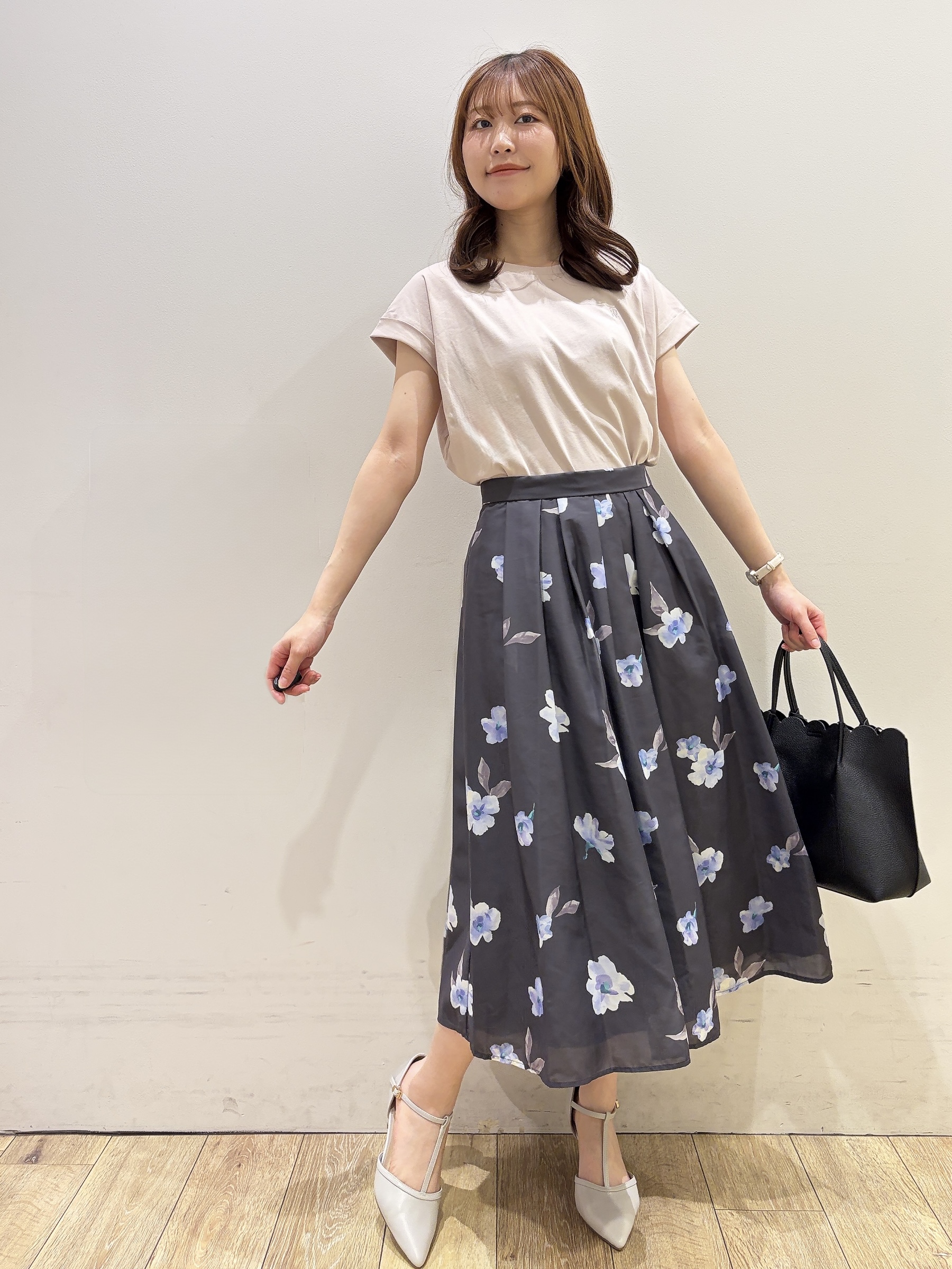 MOMOさんの「index｜【接触冷感／UV】ワンポイント刺繍Tシャツ《7col／XS~3L／洗濯機OK》」を使ったコーディネート