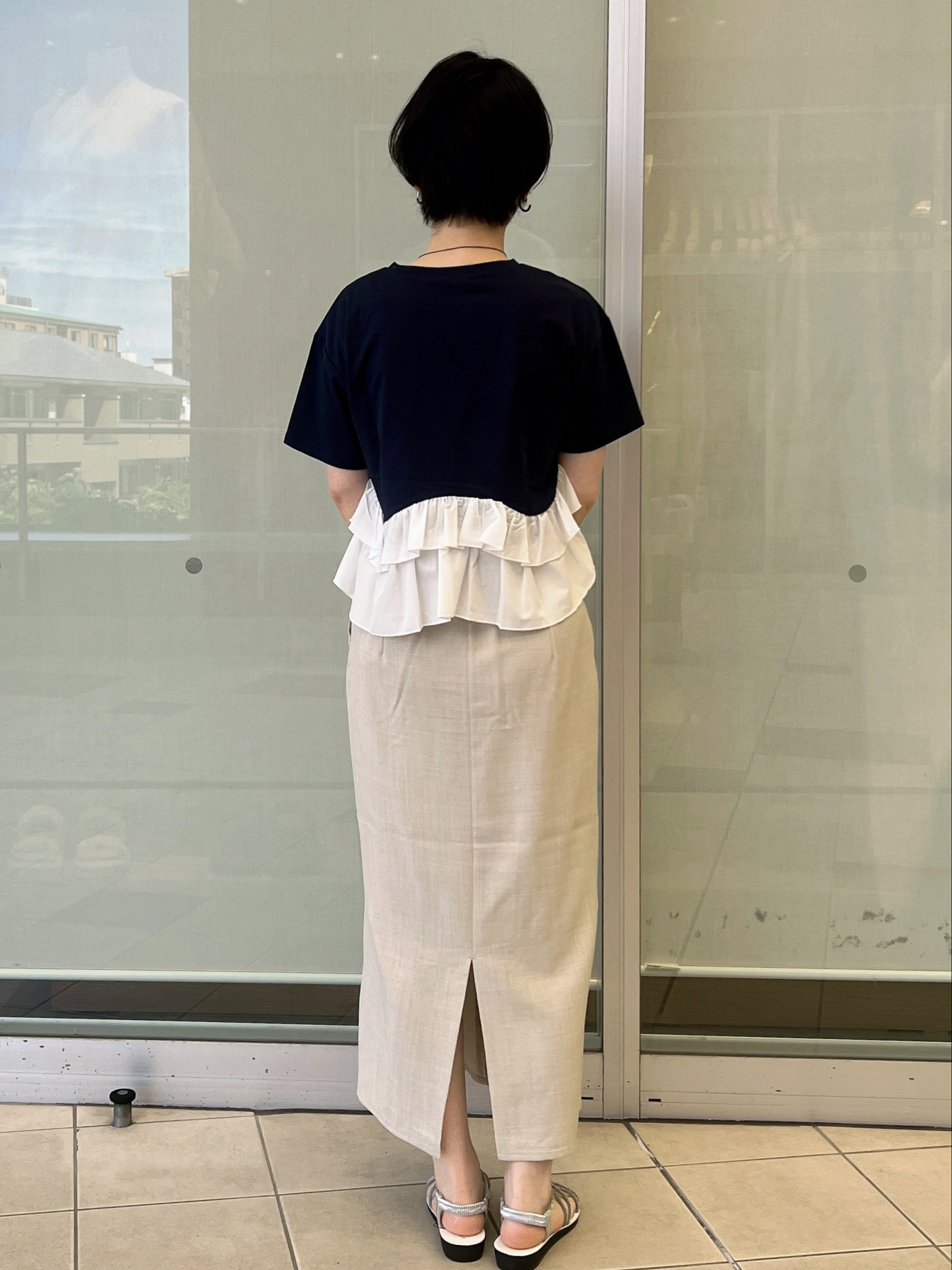yo-koさんの「OPAQUE.CLIP｜裾フリルドッキングTシャツ【洗濯機OK】」を使ったコーディネート