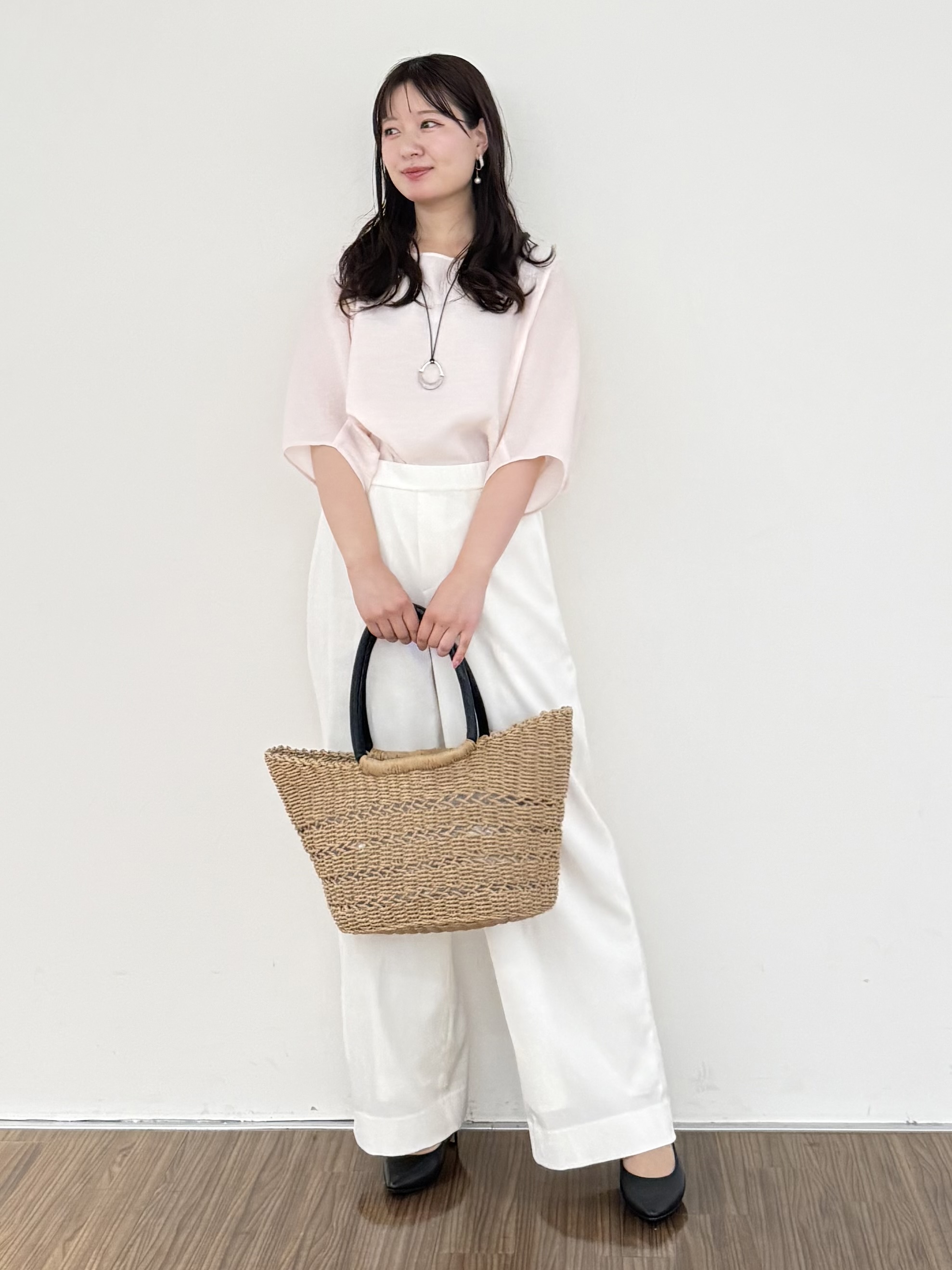 いくみさんの「INDIVI｜【華奢見え】ジャカード ドルマントップス」を使ったコーディネート
