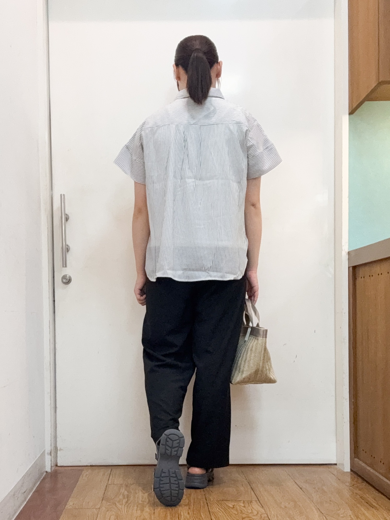 Karinさんの「SHOO･LA･RUE｜【2点セット/S-LL/洗濯機可】時短でコーデ決まる スラブスキッパーシャツ＋タンクトップ」を使ったコーディネート