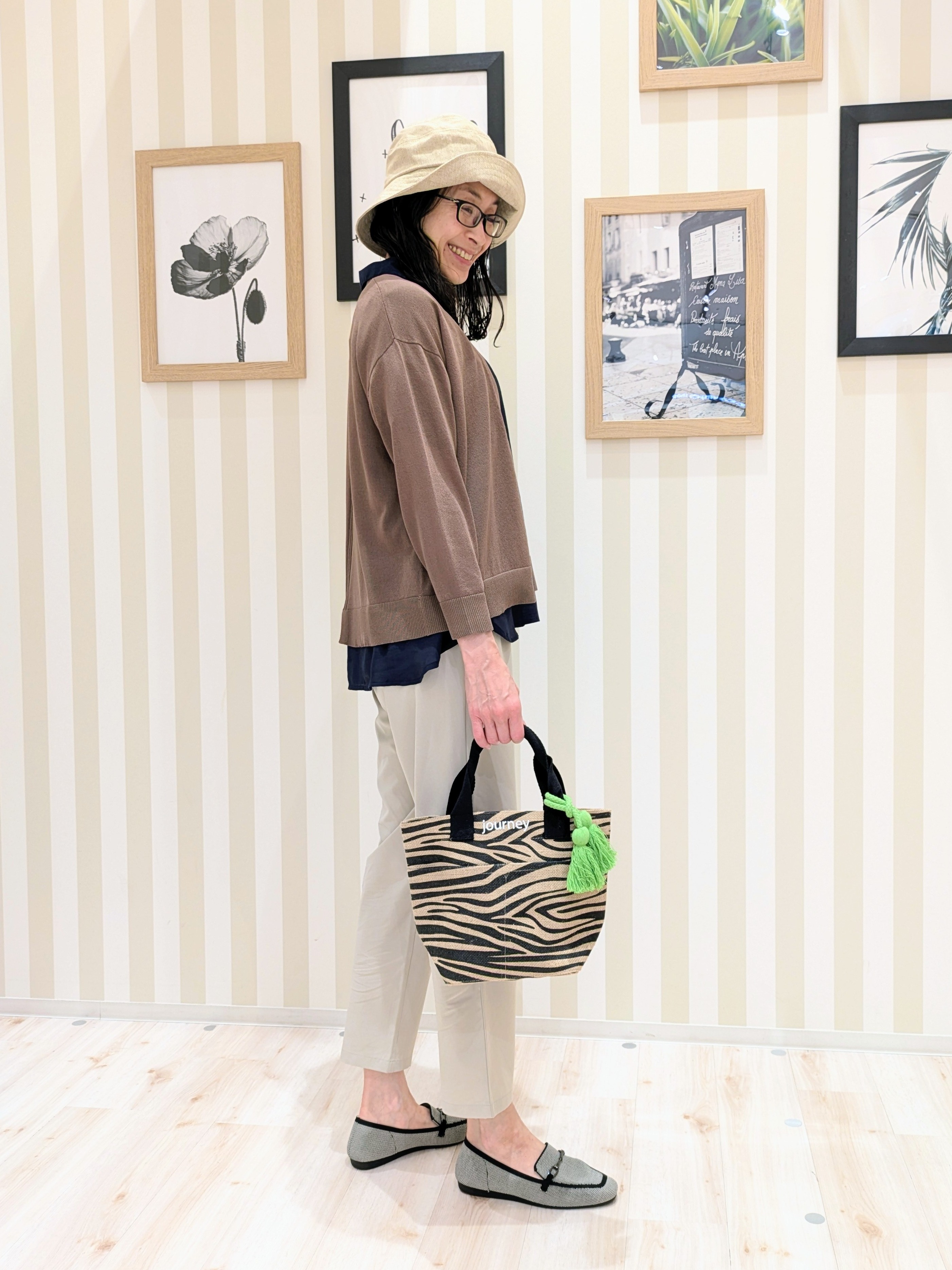 Mikiさんの「SHOO･LA･RUE｜【洗濯機可/S-LL】オンにもオフにも マルチに使えるボタンレスカーディガン」を使ったコーディネート
