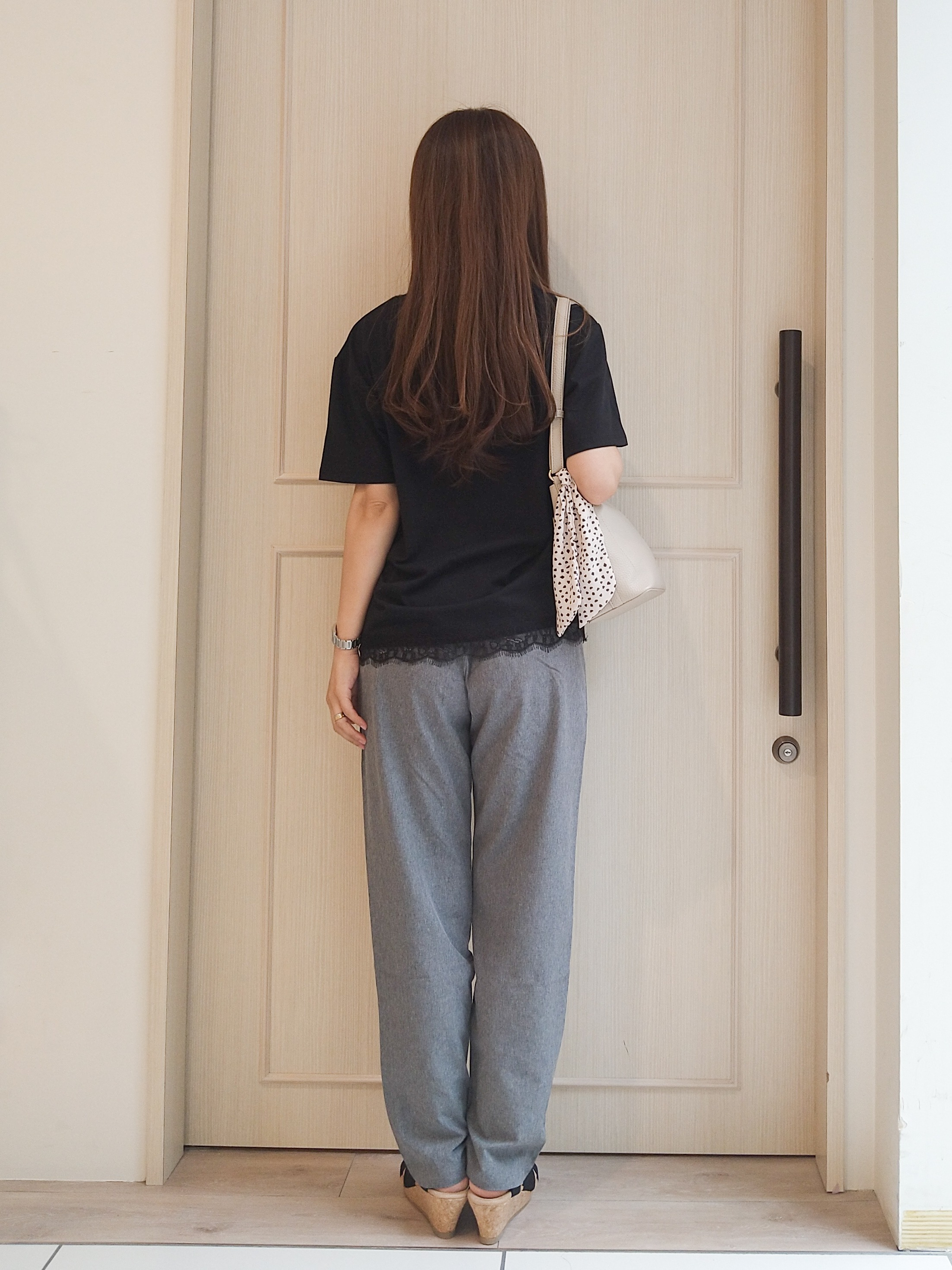 mi-saさんの「SHOO･LA･RUE｜【UV/S-LL/洗濯機可】真夏に着たい裾レースが女性らしさをプラスする プリントアソートTシャツ」を使ったコーディネート