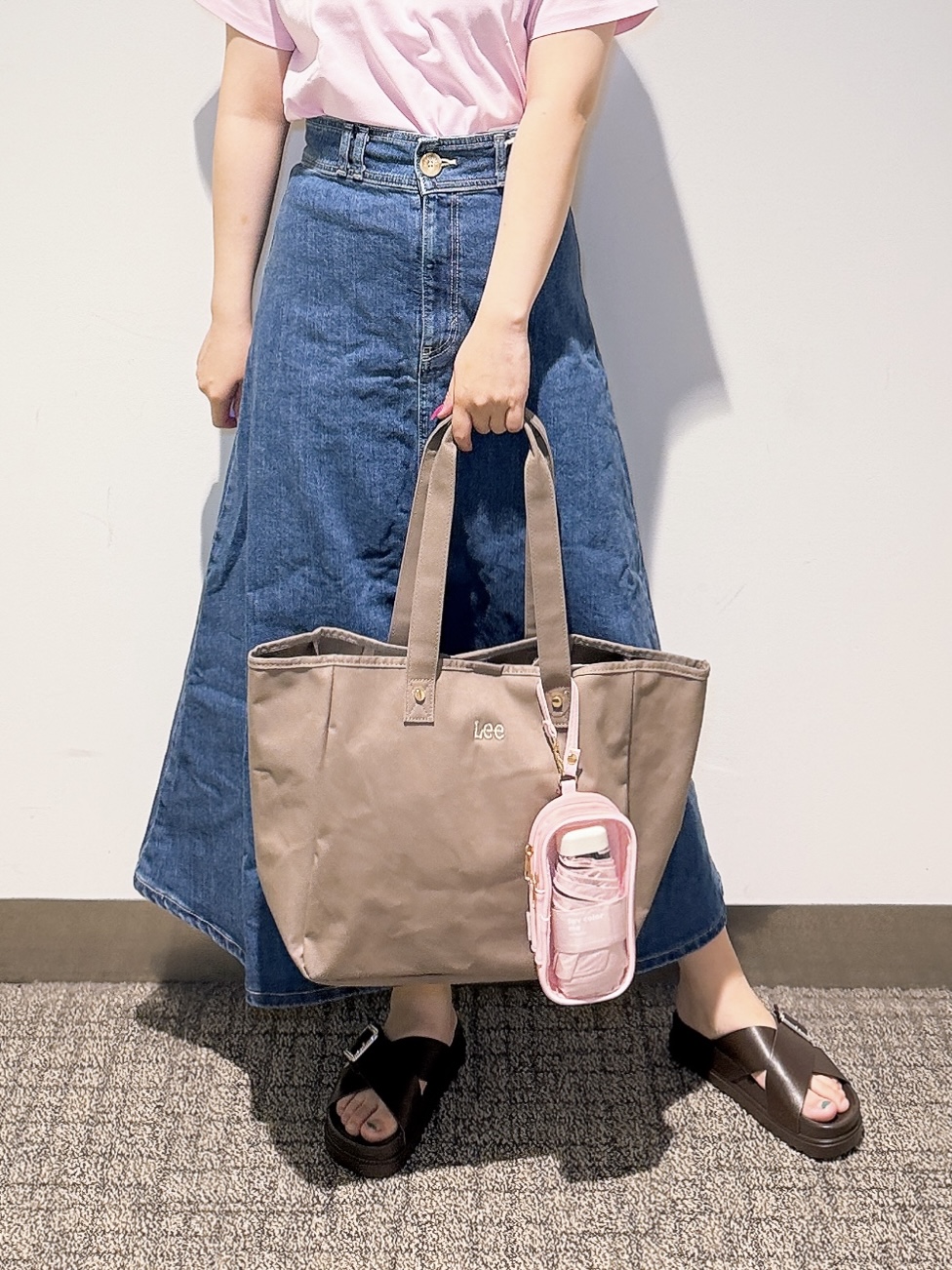 みーさんの「grove｜【遮熱／吸水速乾／UVカット】ベーシックロゴTシャツ」を使ったコーディネート