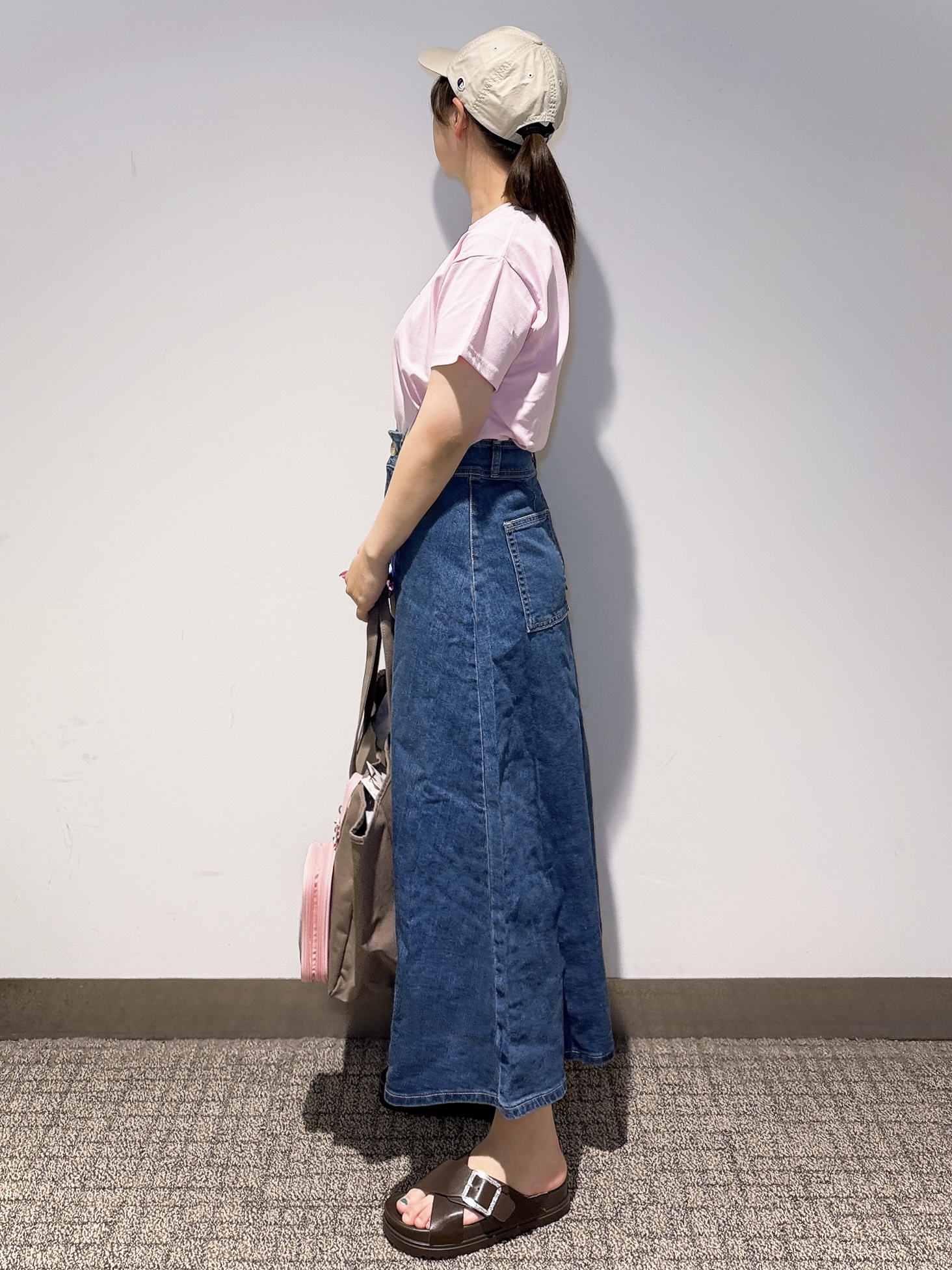みーさんの「grove｜【遮熱／吸水速乾／UVカット】ベーシックロゴTシャツ」を使ったコーディネート