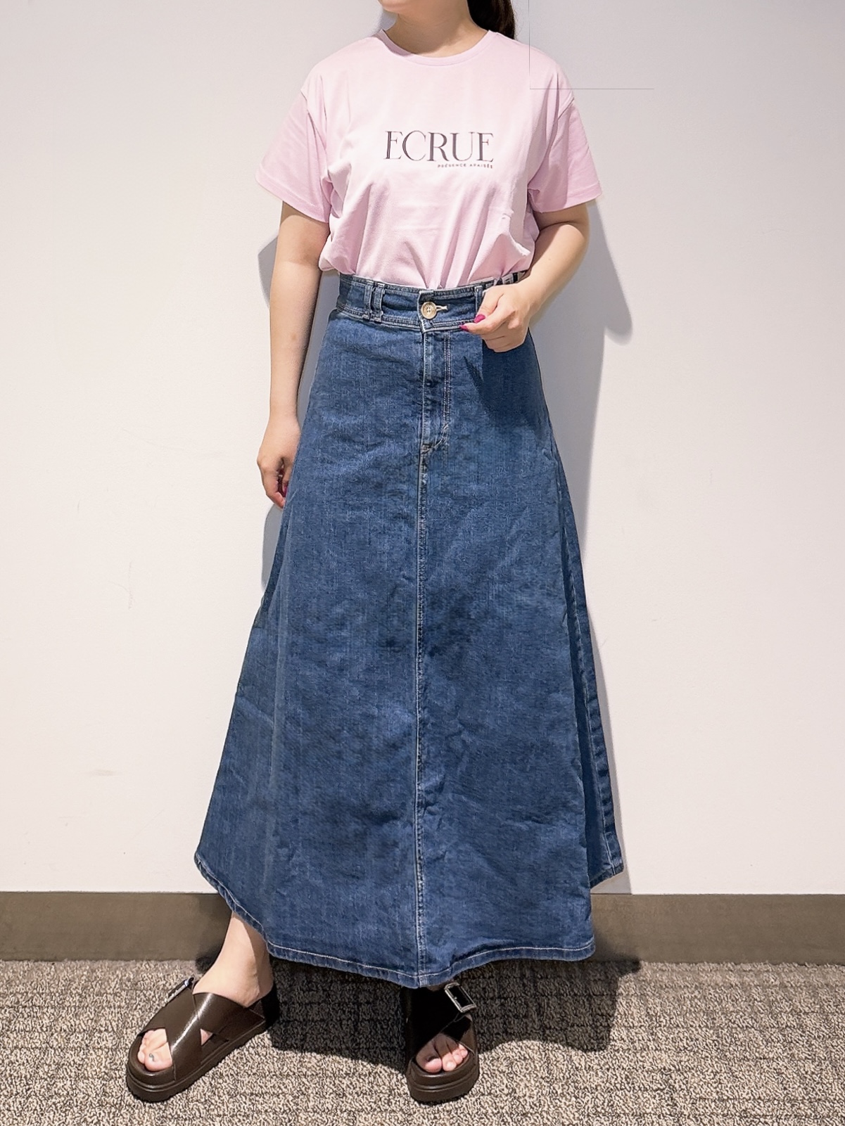みーさんの「grove｜【遮熱／吸水速乾／UVカット】ベーシックロゴTシャツ」を使ったコーディネート
