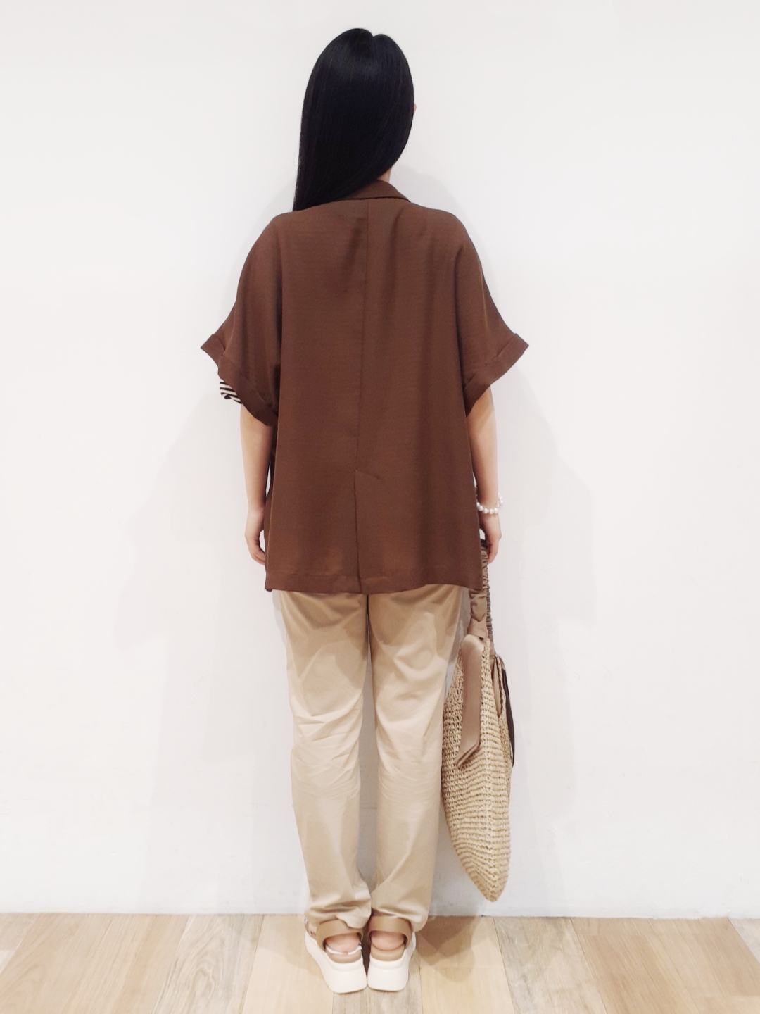 にこさんの「grove｜【洗濯機OK/SETUP可】シワになりにくいハーフスリーブジャケット」を使ったコーディネート