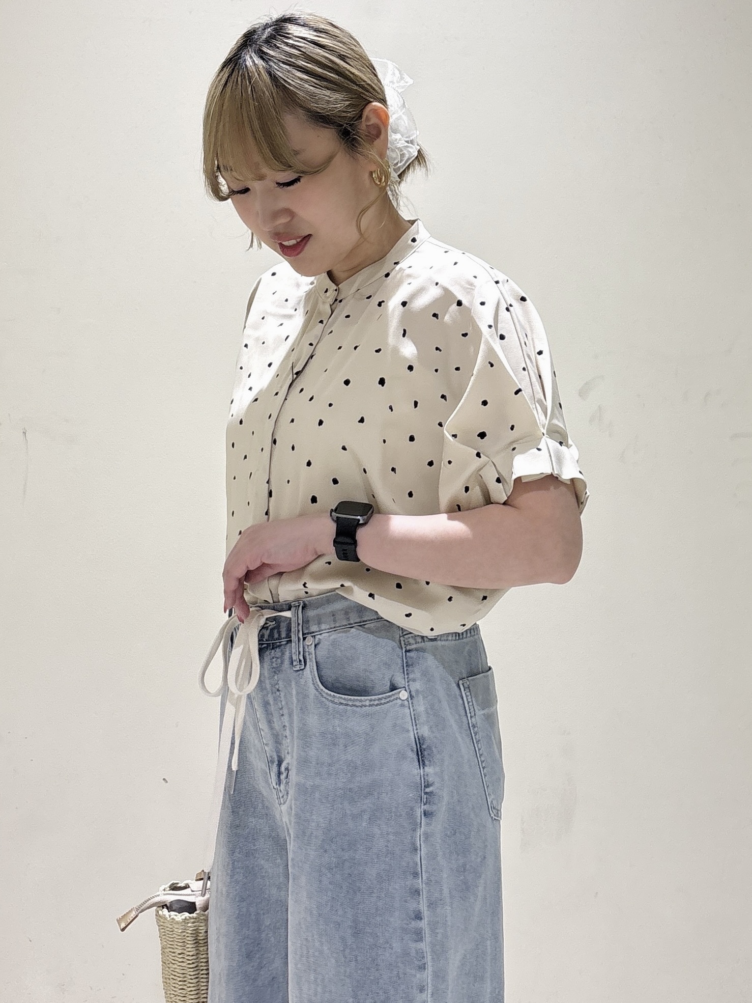 みきちぃさんの「OPAQUE.CLIP｜タックスリーブ プリントブラウス《イージーアイロン／洗濯機OK》」を使ったコーディネート