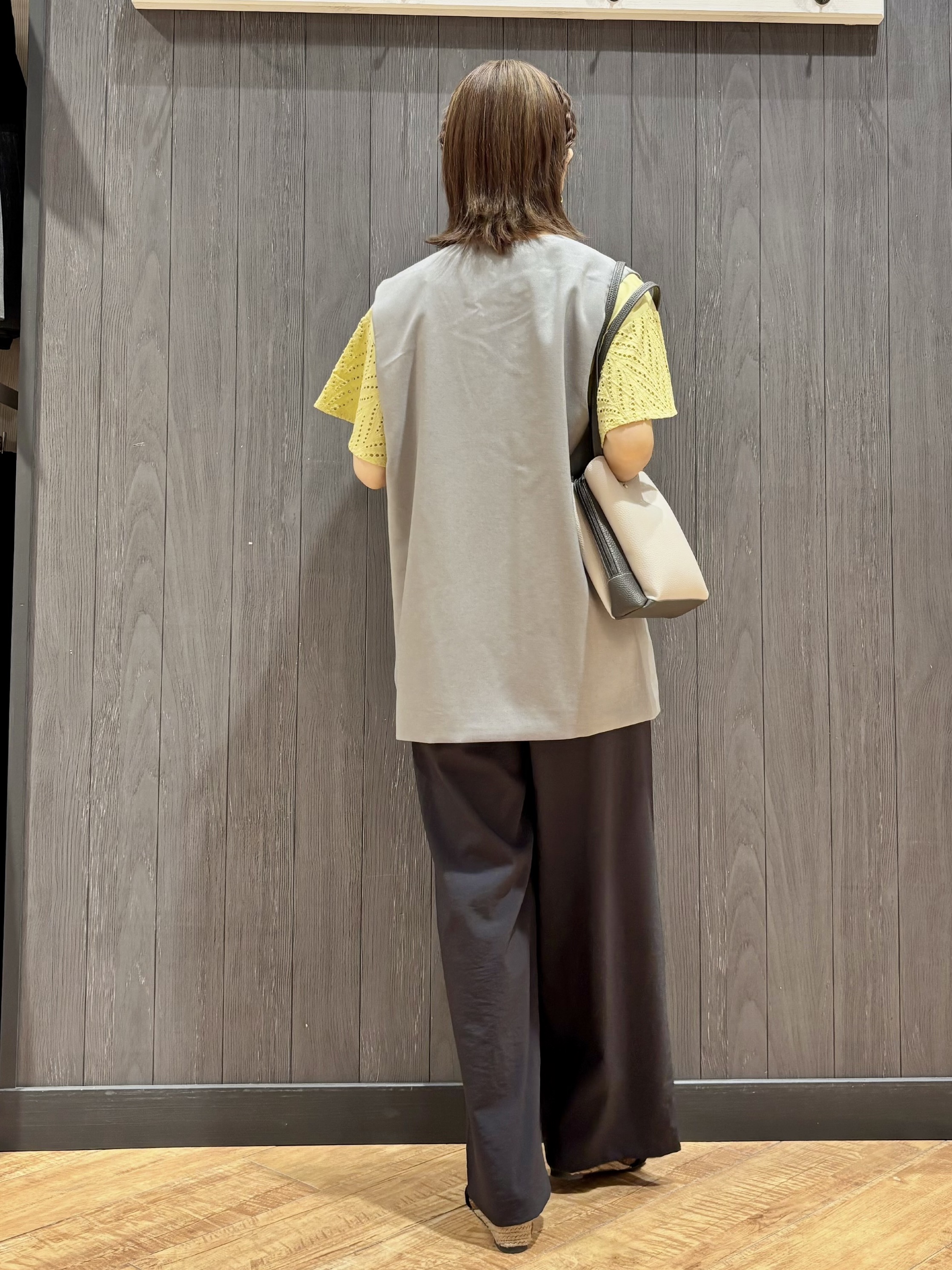 meiさんの「SHOO･LA･RUE｜【セットアップ可/洗濯後しわになりにくい/S-LL】シンプルで合わせやすい ノーカラージレ」を使ったコーディネート