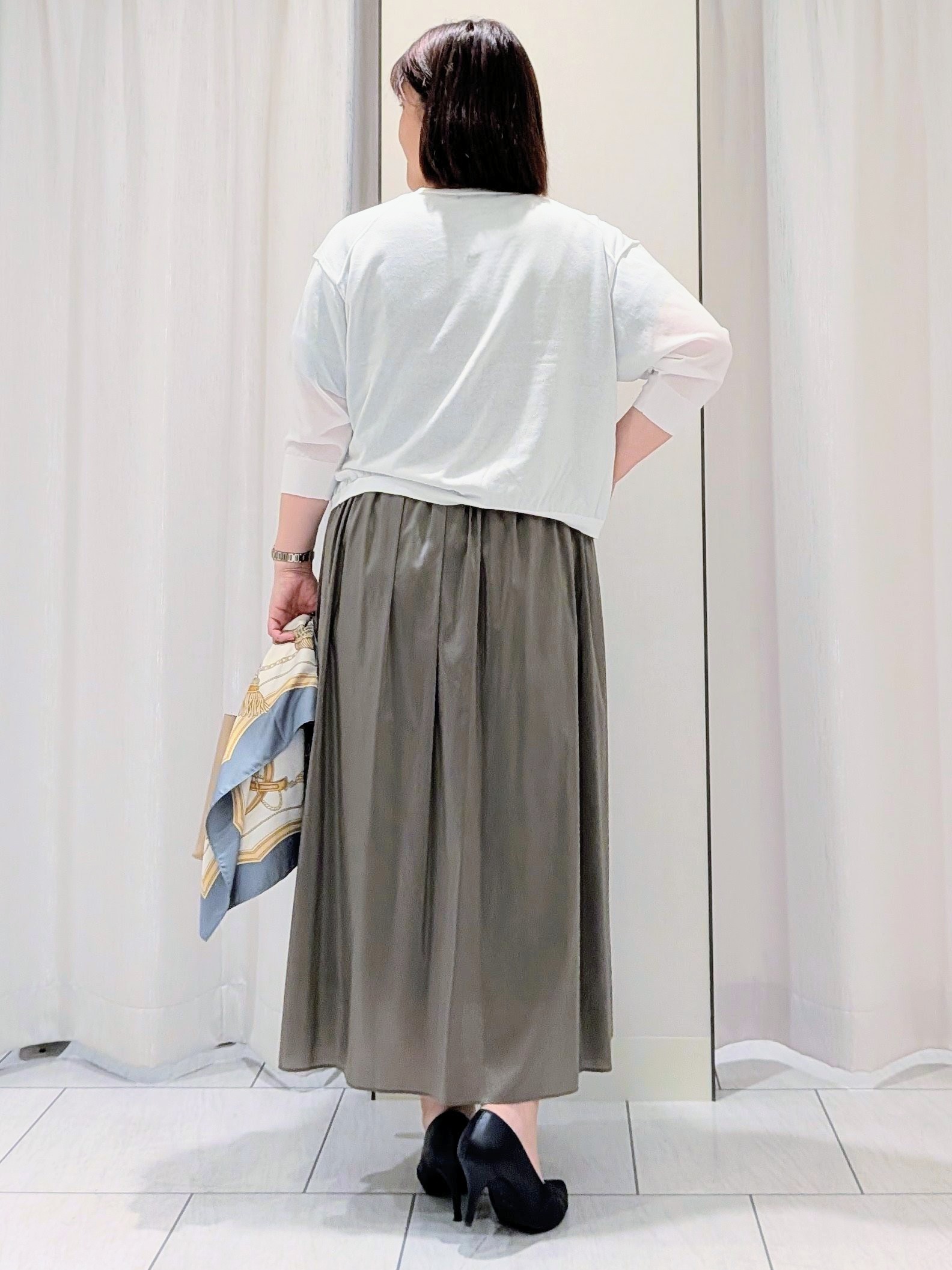 Onumaさんの「UNTITLED｜【洗える/日除け・冷房対策に】ハイゲージクルーネックカーディガン」を使ったコーディネート