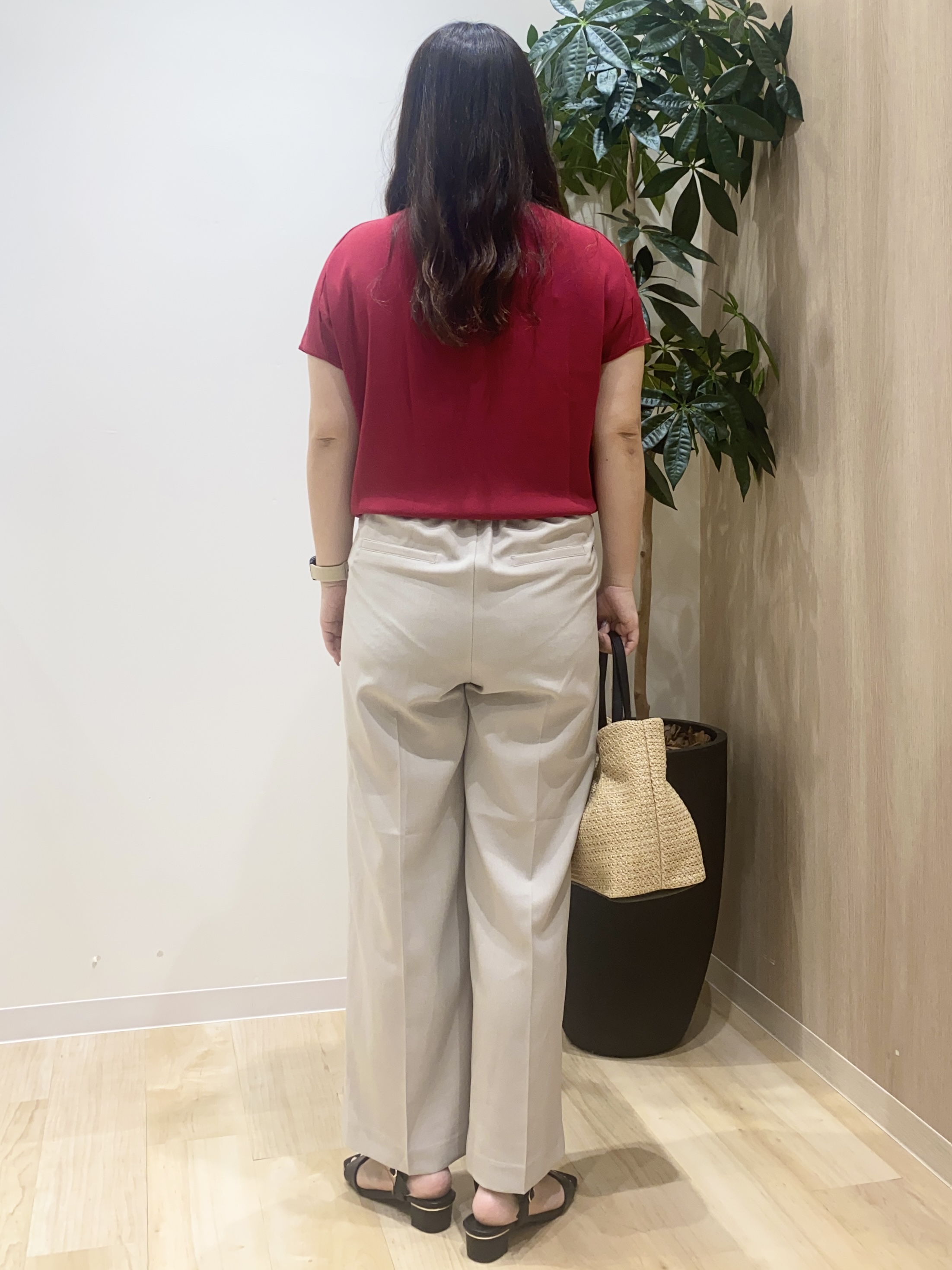HANAさんの「grove｜【シリーズ累計36万枚！名品ニット】やわらかドライタッチ ドルマンニット」を使ったコーディネート