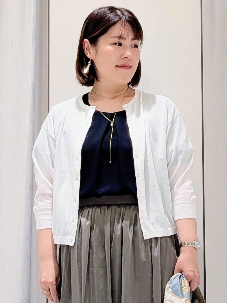 Onumaさんの「UNTITLED｜【洗える/日除け・冷房対策に】ハイゲージクルーネックカーディガン」を使ったコーディネート