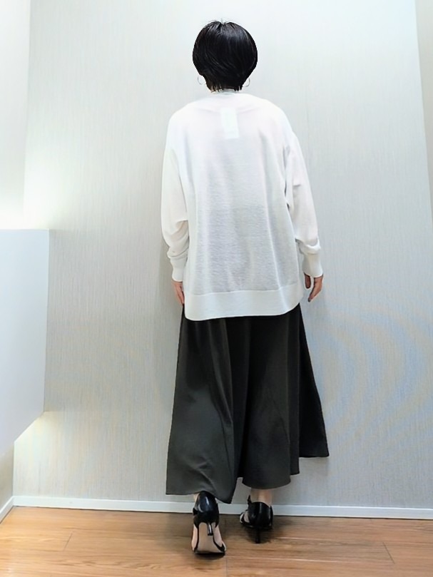 ミズタさんの「UNTITLED｜【日除け・冷房対策に】コットンリネンカーディガン」を使ったコーディネート