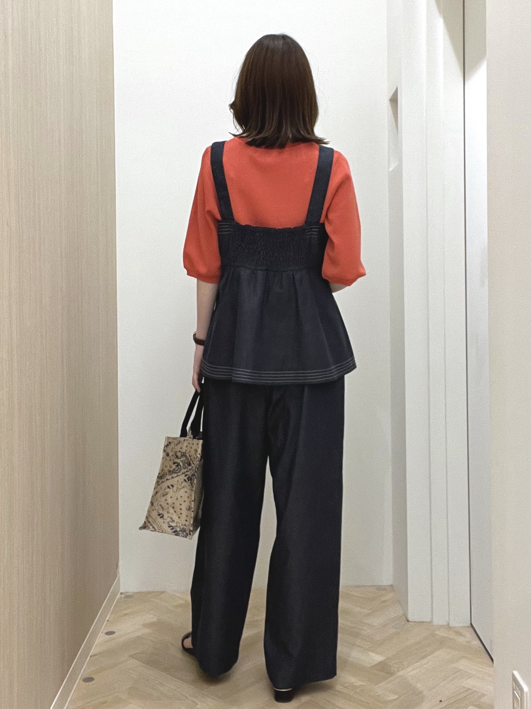  おまつさんの「grove｜【シリーズ累計36万枚/UVカット・ひんやり・洗濯機OK】やわらかドライタッチ 五分袖クルーネックニ」を使ったコーディネート