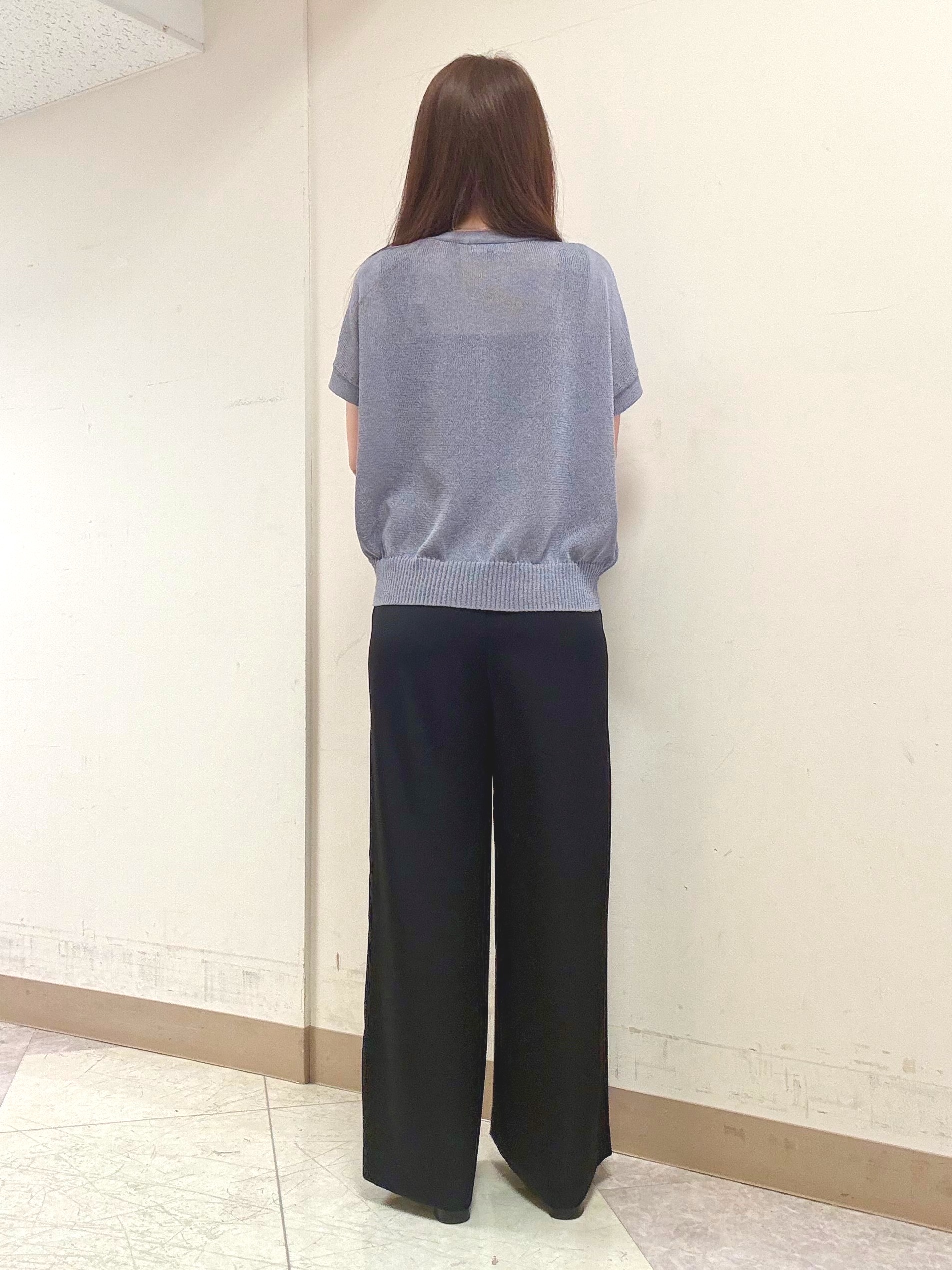 hitomiさんの「UNTITLED｜【洗える/清涼感】ドライタッチスリーブレスカーディガン」を使ったコーディネート