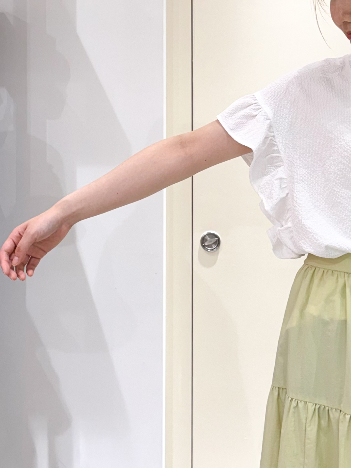 sayaさんの「OPAQUE.CLIP｜【UV】フリルスキッパーブラウス《洗濯機OK》」を使ったコーディネート