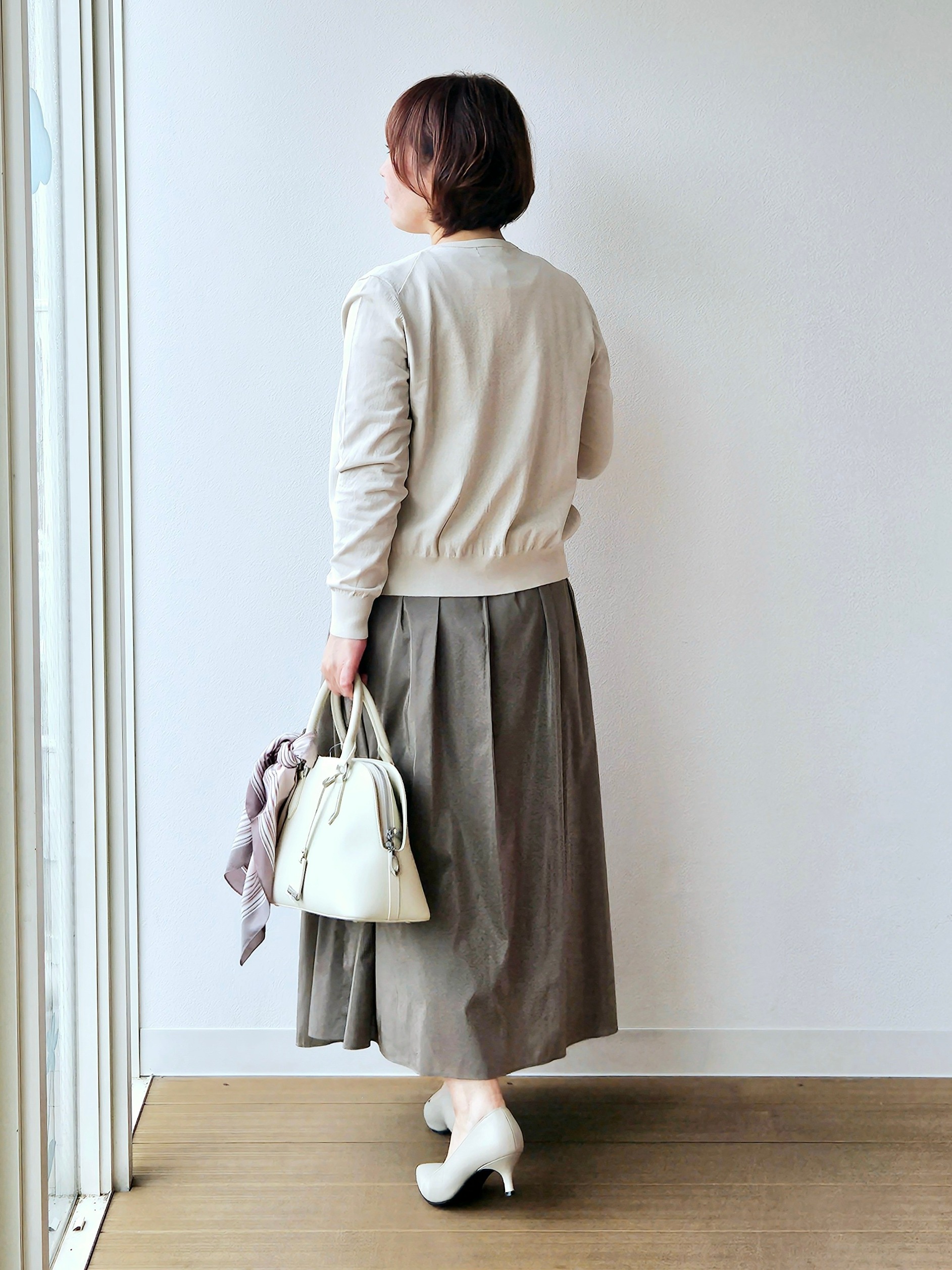 やじまさんの「UNTITLED｜◆【9色展開/アンサンブル可】コットンクルーネックカーディガン」を使ったコーディネート