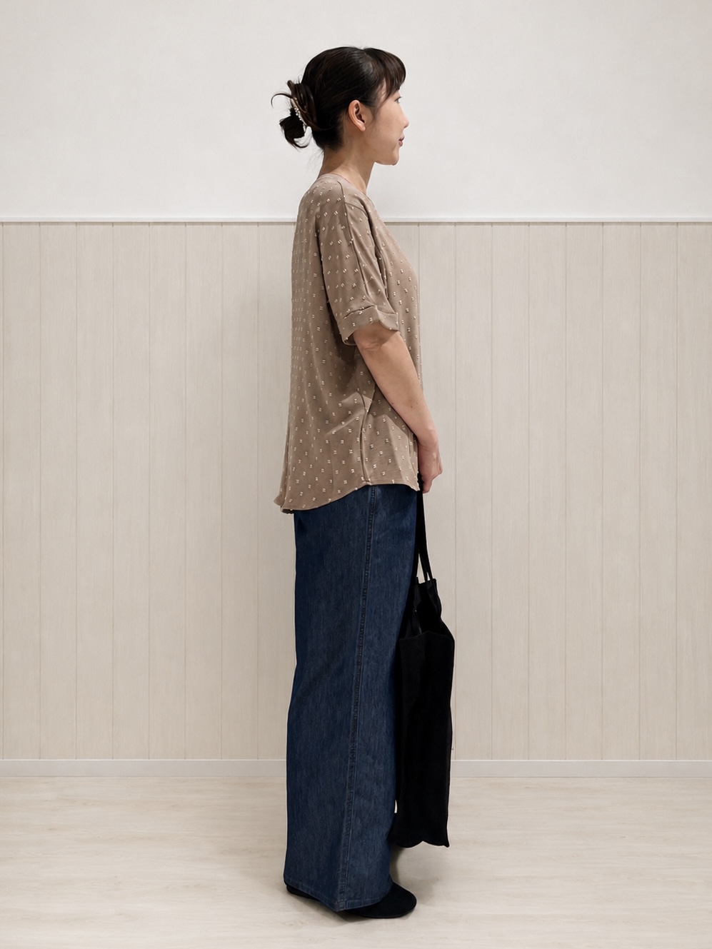 まつみさんの「SHOO･LA･RUE｜【洗濯後しわになりにくい/体型カバー】ドビードットで上品に ドルマントップス」を使ったコーディネート