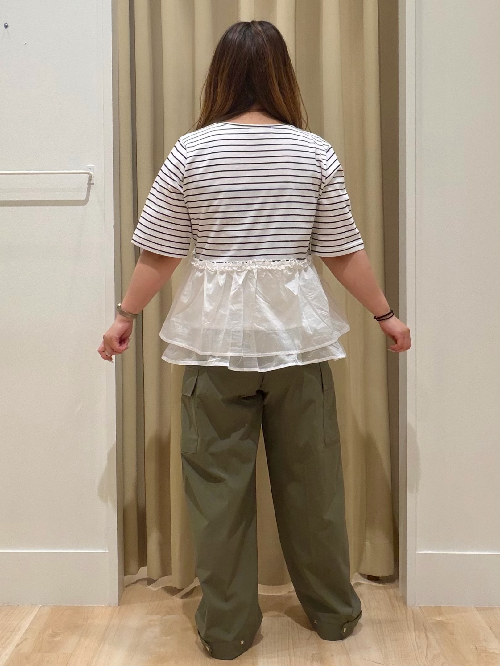 たまさんの「grove｜【体型カバー】INせず決まる、ウエストシアーフリルTシャツ」を使ったコーディネート