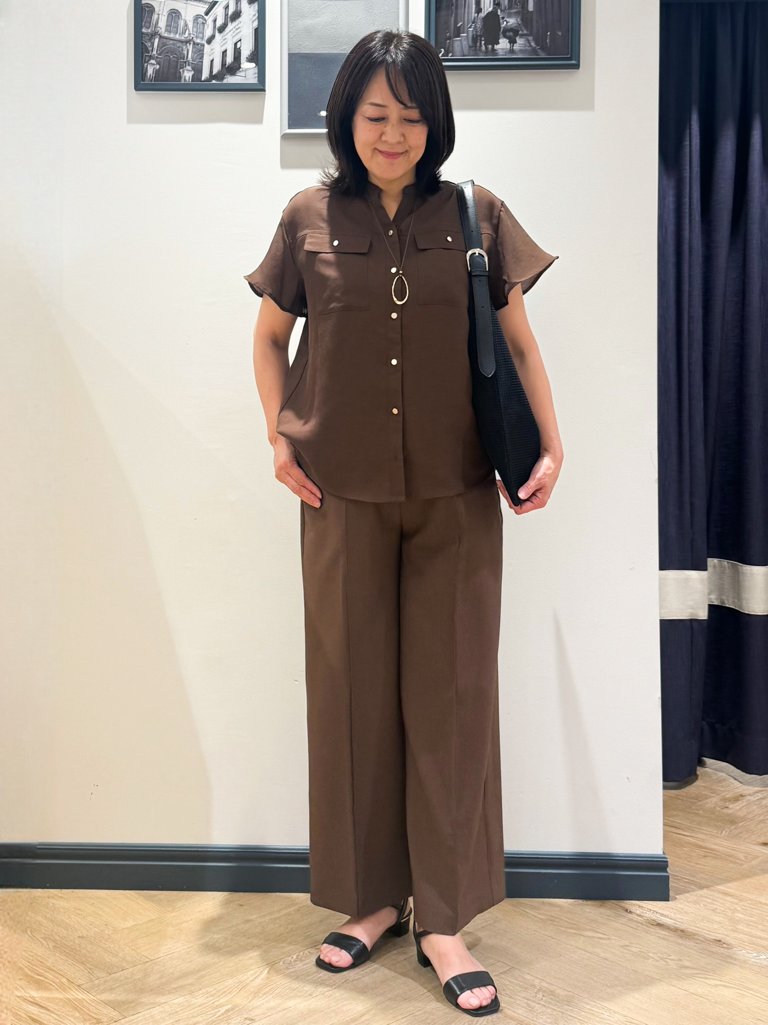 Lilyさんの「grove｜【洗濯機OK/SETUP可】シワになりにくい、フレアスリーブブラウス」を使ったコーディネート