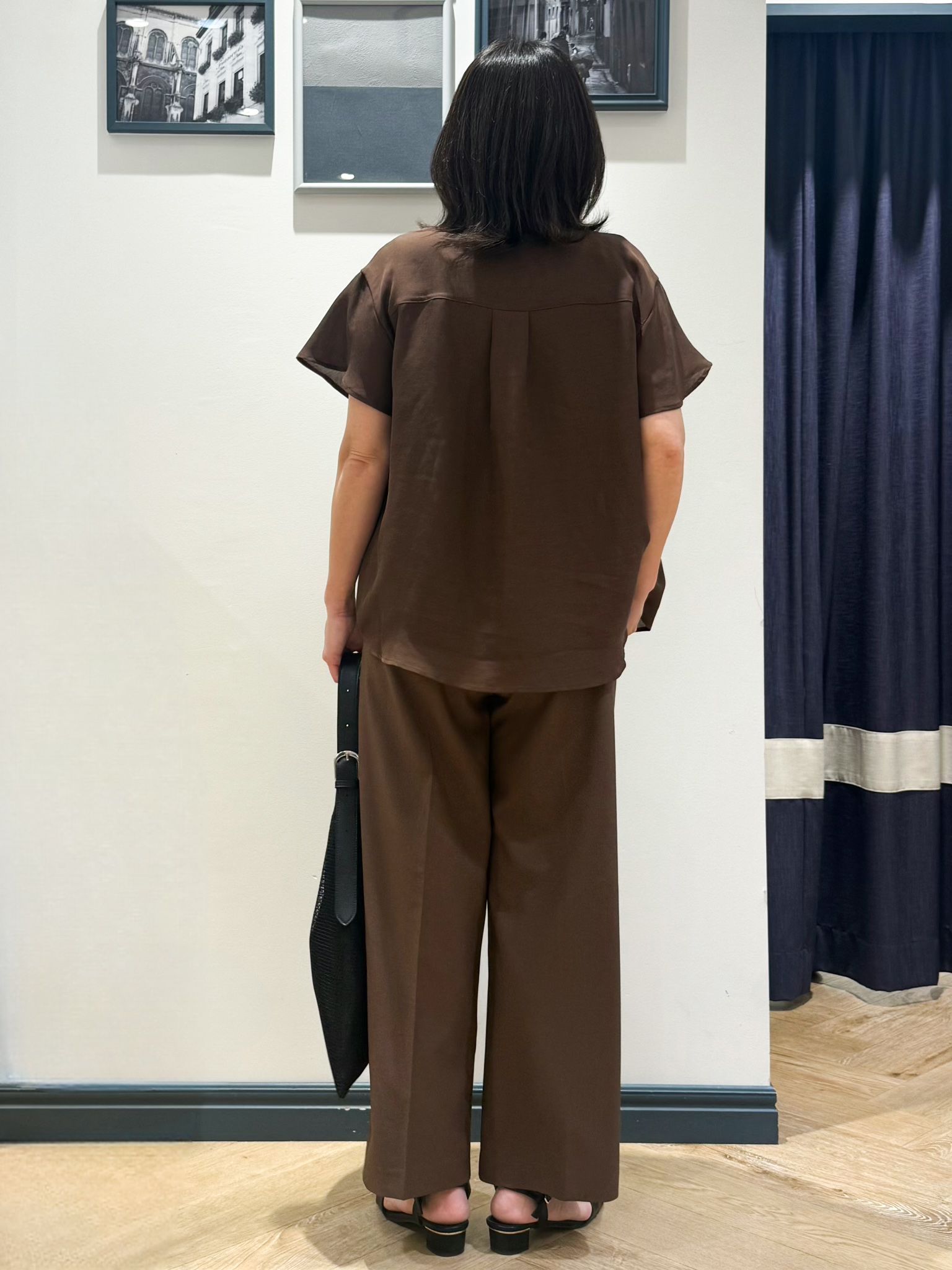 Lilyさんの「grove｜【洗濯機OK/SETUP可】シワになりにくい、フレアスリーブブラウス」を使ったコーディネート