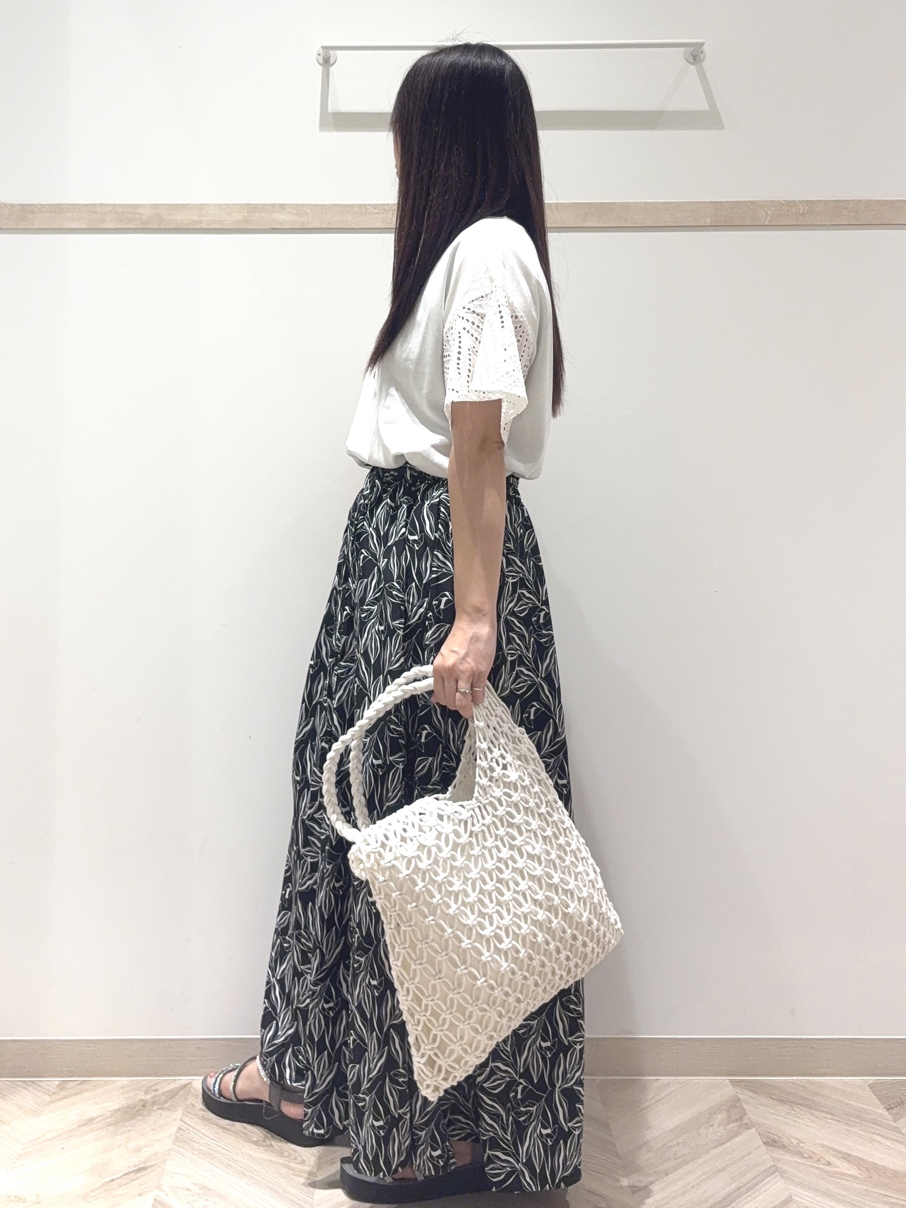 nanaさんの「SHOO･LA･RUE｜【S-LL/洗濯機可/体型カバー】汗じみが気になりにくい お袖レースフレアTシャツ」を使ったコーディネート