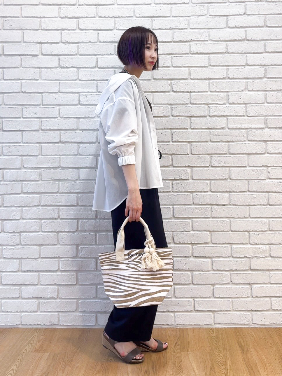 𝐜𝐡𝐢𝐤𝐚さんの「SHOO･LA･RUE｜【通気性〇/洗濯機可/S-LL】UVカット機能付き ライトな着心地シャツパーカ」を使ったコーディネート