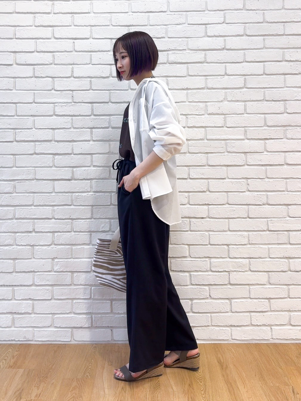 𝐜𝐡𝐢𝐤𝐚さんの「SHOO･LA･RUE｜【通気性〇/洗濯機可/S-LL】UVカット機能付き ライトな着心地シャツパーカ」を使ったコーディネート