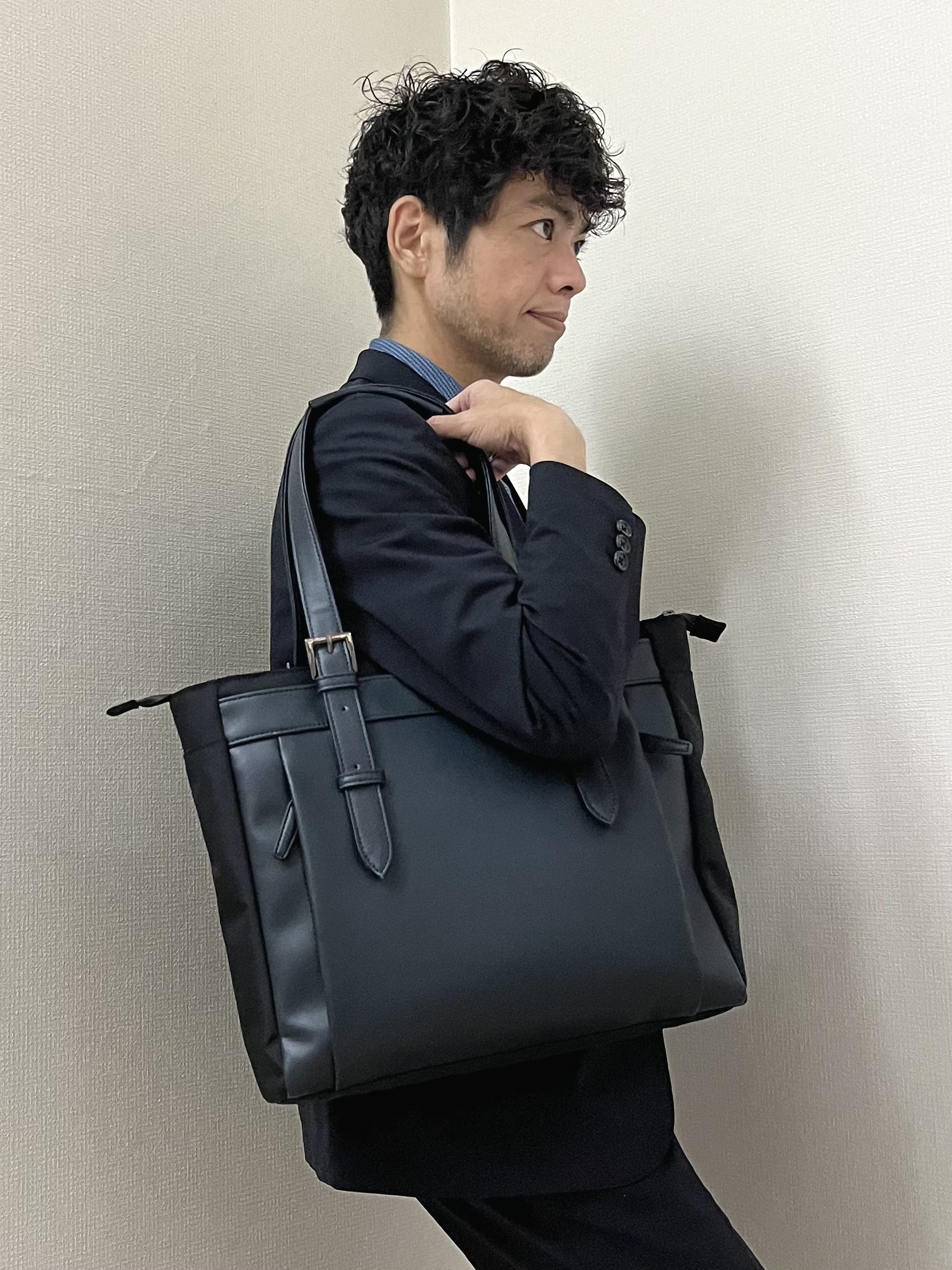 URAさんの「TAKEO KIKUCHI｜【360&deg;ストレッチ／軽量】None Of Stress ライト ジャケット（セットアップ対応）」を使ったコーディネート