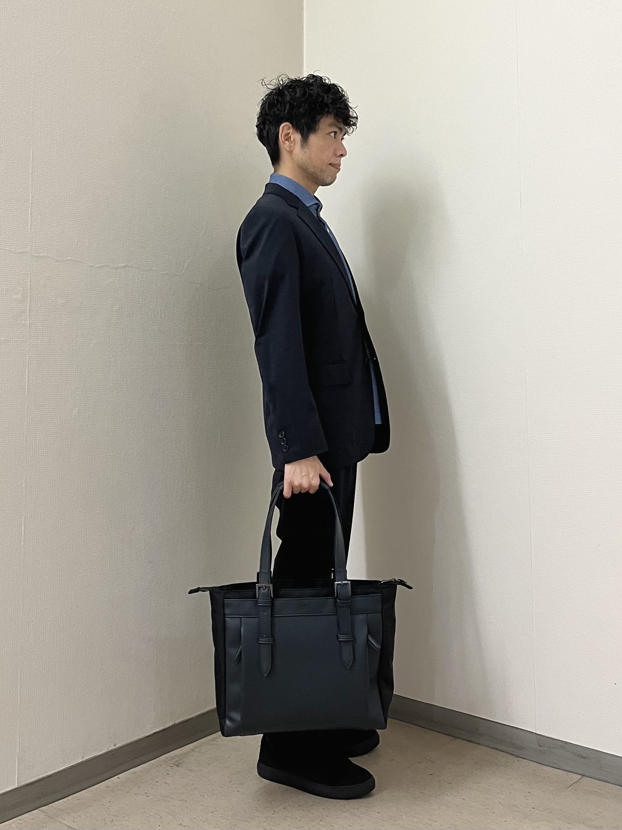 URAさんの「TAKEO KIKUCHI｜【360&deg;ストレッチ／軽量】None Of Stress ライト ジャケット（セットアップ対応）」を使ったコーディネート