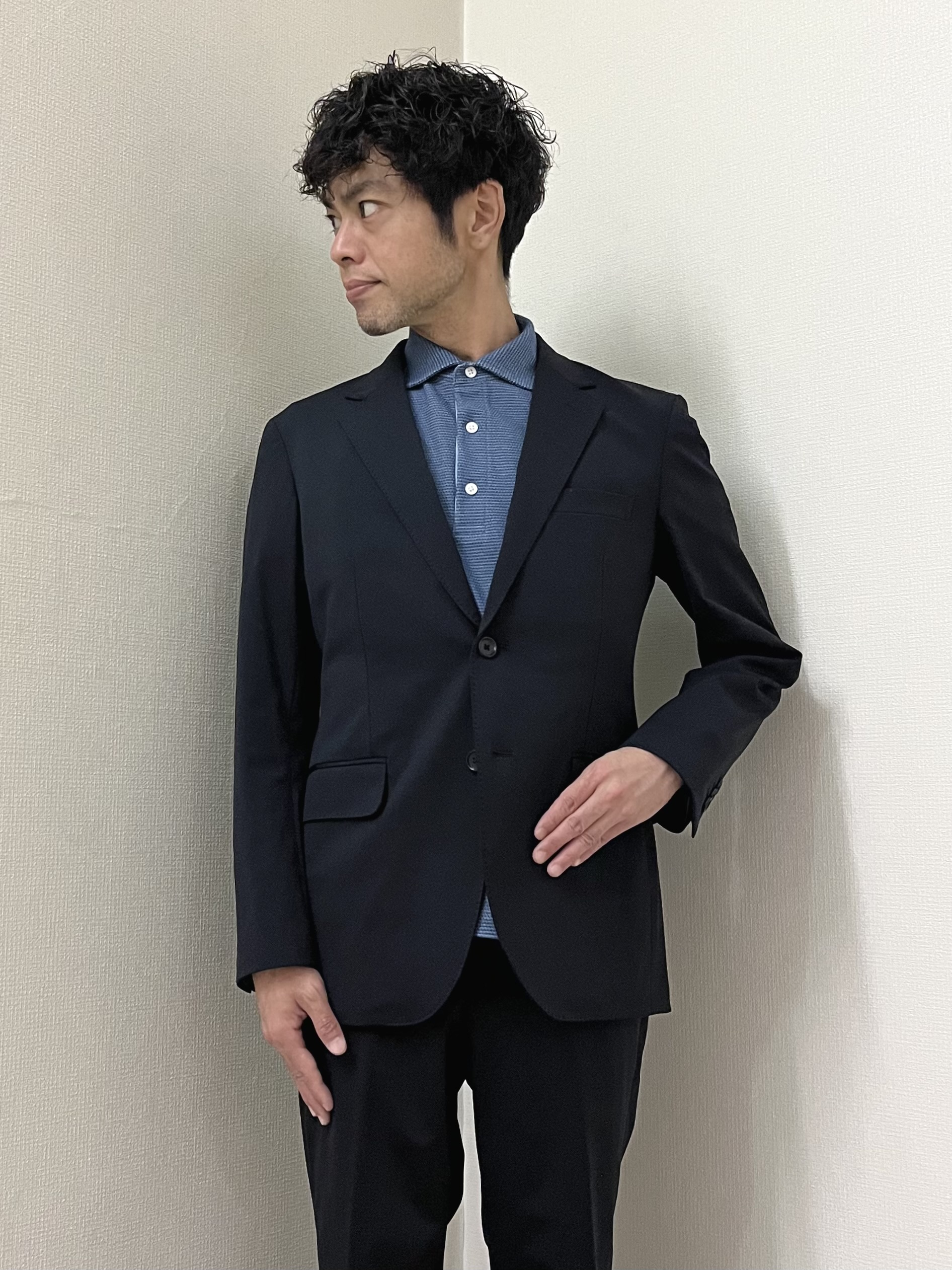 URAさんの「TAKEO KIKUCHI｜【360&deg;ストレッチ／軽量】None Of Stress ライト ジャケット（セットアップ対応）」を使ったコーディネート