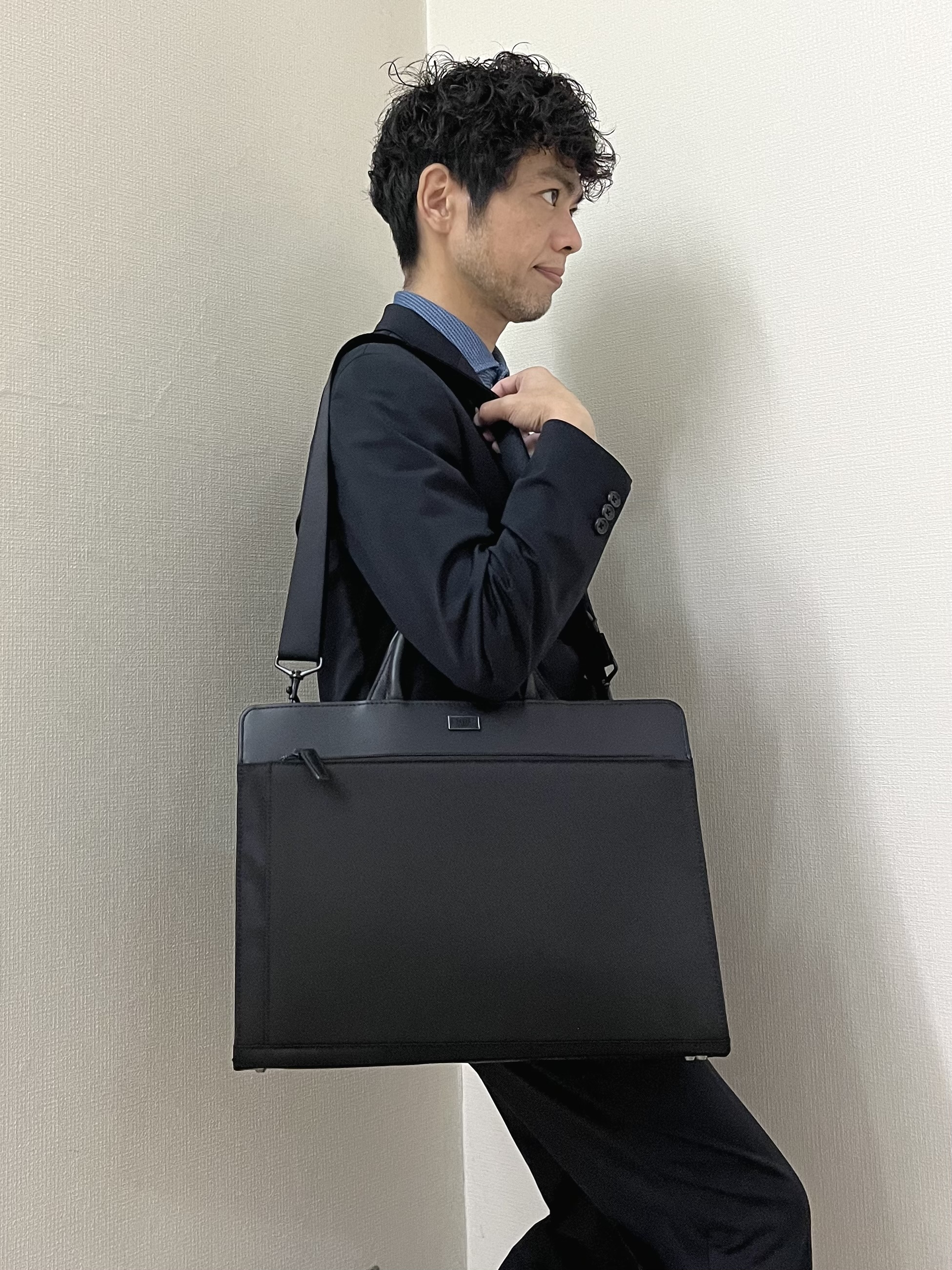 URAさんの「TAKEO KIKUCHI｜【360&deg;ストレッチ／軽量】None Of Stress ライト ジャケット（セットアップ対応）」を使ったコーディネート